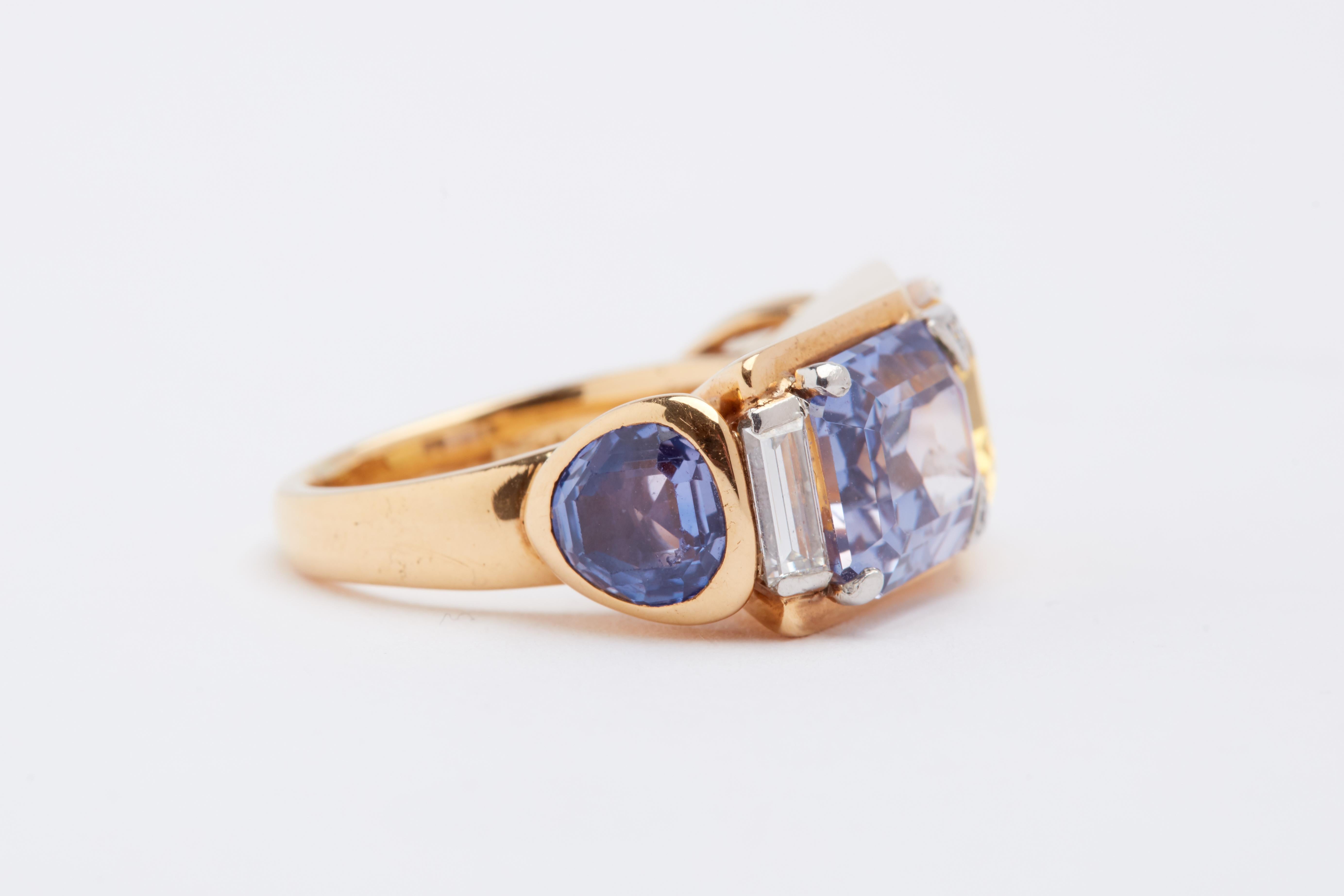 18 Karat Yellow Gold Ring with Blue Sapphires, Yellow Sapphires and Diamonds In Good Condition In New York, NY