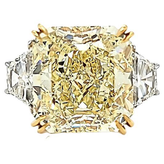 Louis Newman 7 Co GIA Certified 15.06 Carat Fancy Yellow Three-Stone Ring For Sale