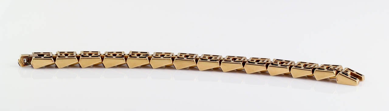Boucheron Retro Ruby Gold Escalator Bracelet In Good Condition In New York, NY
