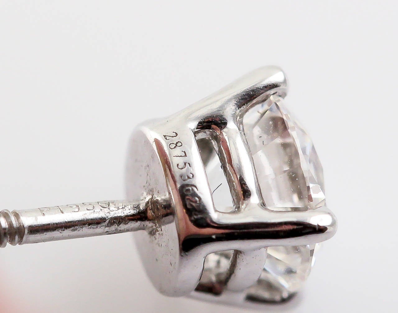 Women's or Men's Tiffany & Co. 1.02 Carats Diamond Platinum Stud Earrings