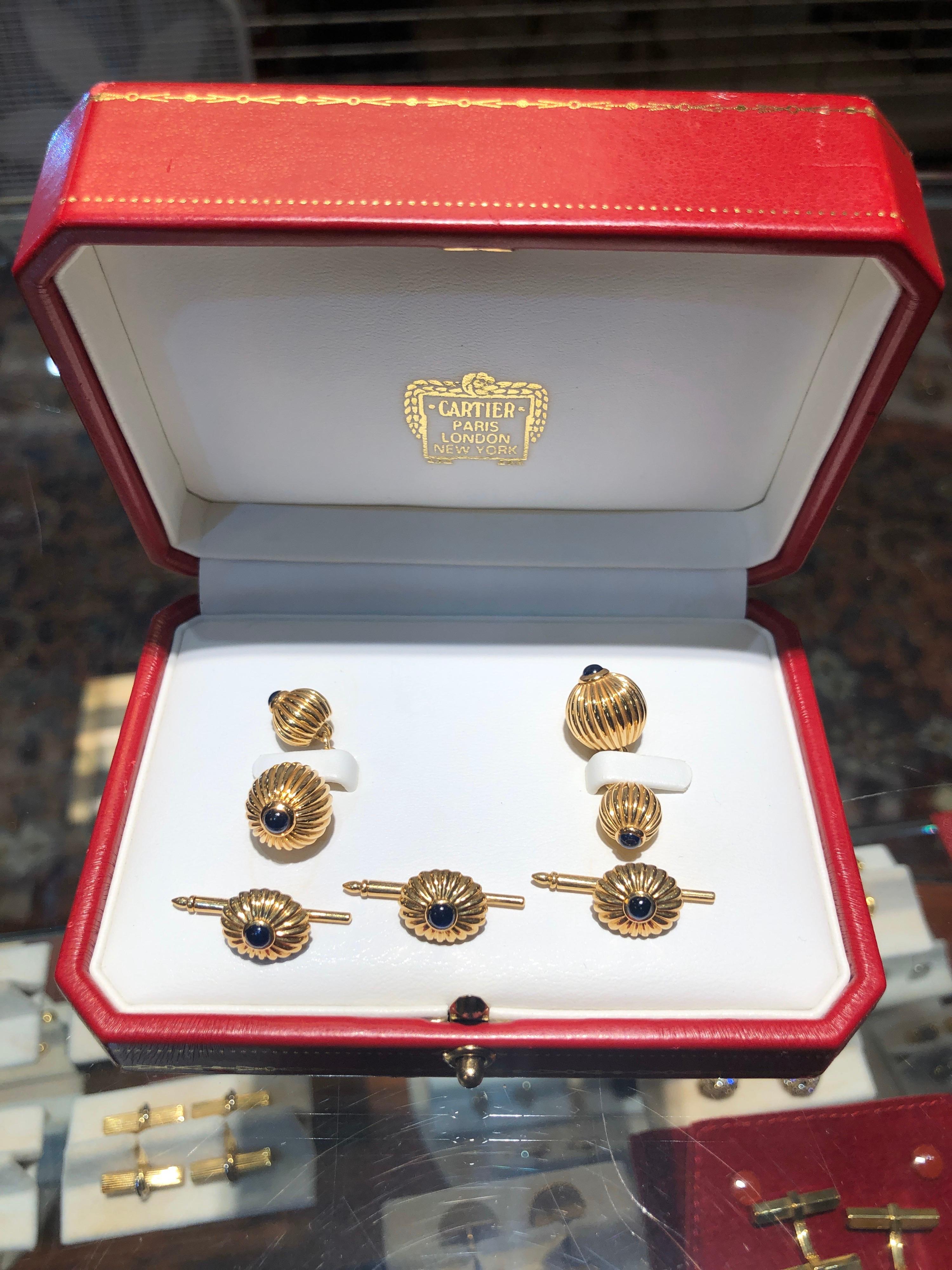 Cartier Pasha Cabochon Sapphire and 18 Karat Gold Cufflinks and Stud set 2