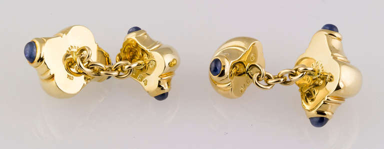 SEAMAN SCHEPPS Gold and Cabochon Sapphire Seashell Cufflinks In Excellent Condition In New York, NY
