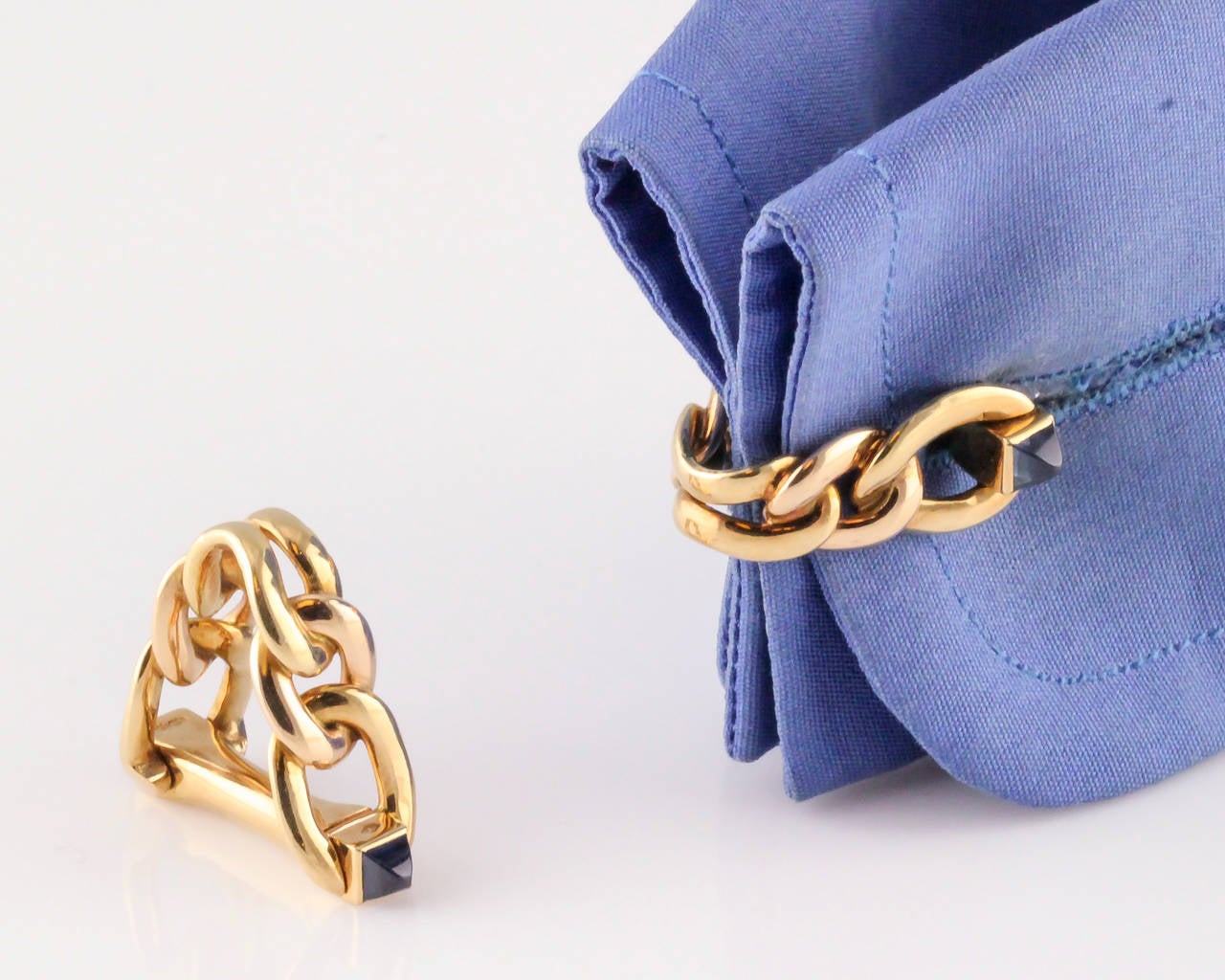 Cartier Sapphire Gold Triangular Link Cufflinks In Excellent Condition In New York, NY