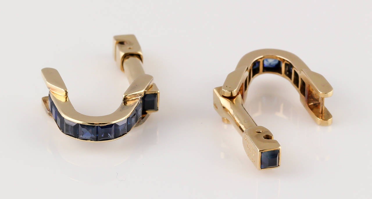 Boucheron Paris Sapphire Gold Triangle Cufflinks In Excellent Condition In New York, NY