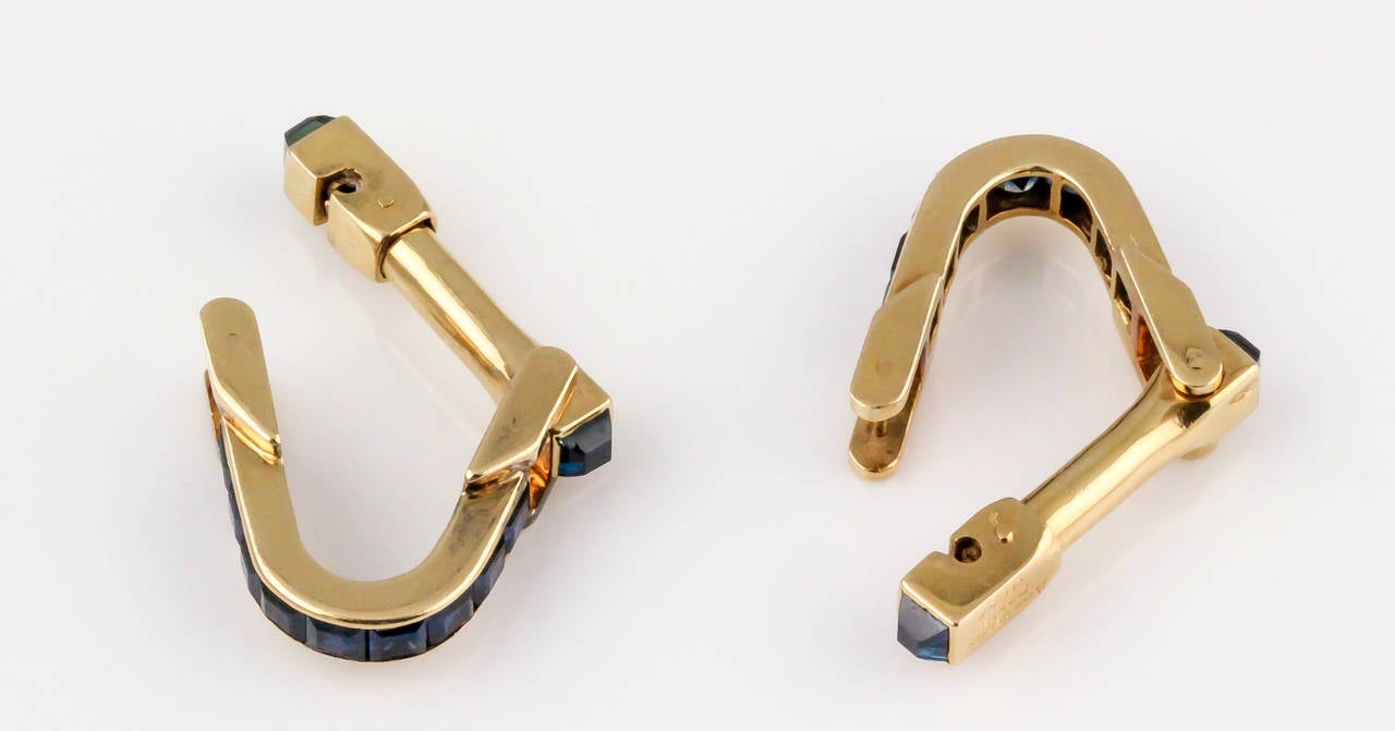 Boucheron Paris Sapphire Gold Triangle Cufflinks In Excellent Condition In New York, NY