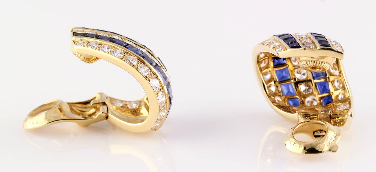 1960s Van Cleef & Arpels Sapphire Diamond Gold Hoop Earrings In Excellent Condition In New York, NY