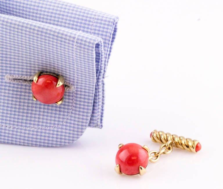 Verdura Coral Gold Cufflinks In Excellent Condition In New York, NY