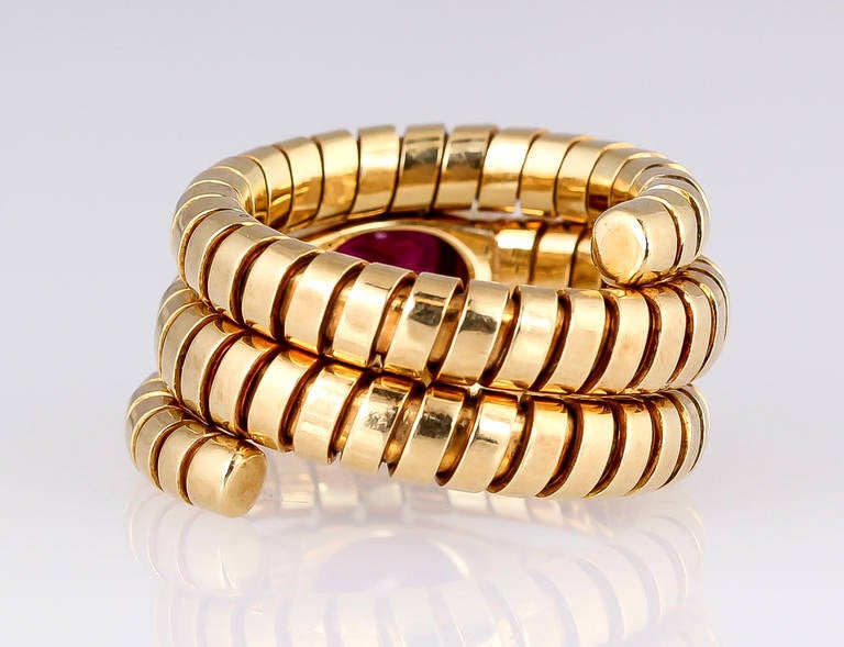 Bulgari Tubogas Ruby Yellow Gold Flexible Snake Ring In Excellent Condition In New York, NY
