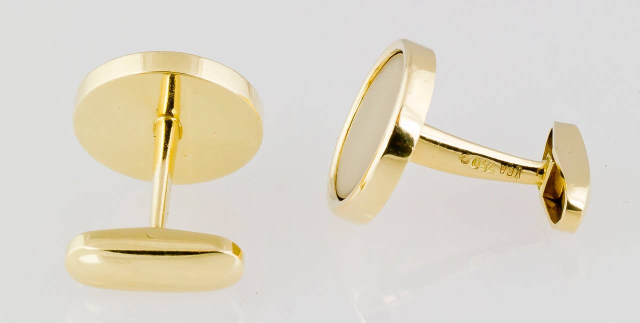 Van Cleef & Arpels Classic Round Gold Cufflinks