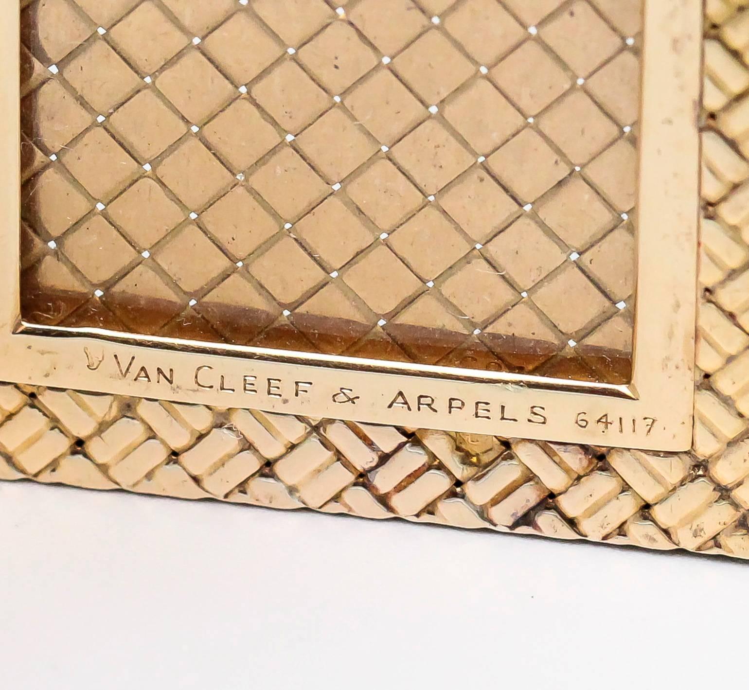 Women's or Men's VAN CLEEF & ARPELS Mid Century Gold Basket Weave Traveling Picture Frame