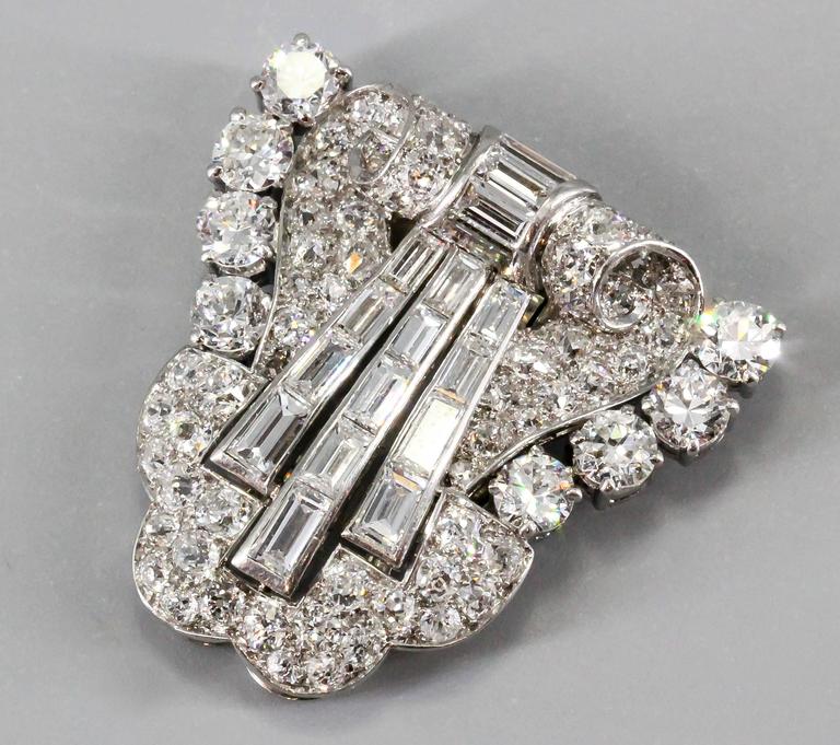 Art Deco Diamond Platinum Double Clip Brooch For Sale at 1stDibs