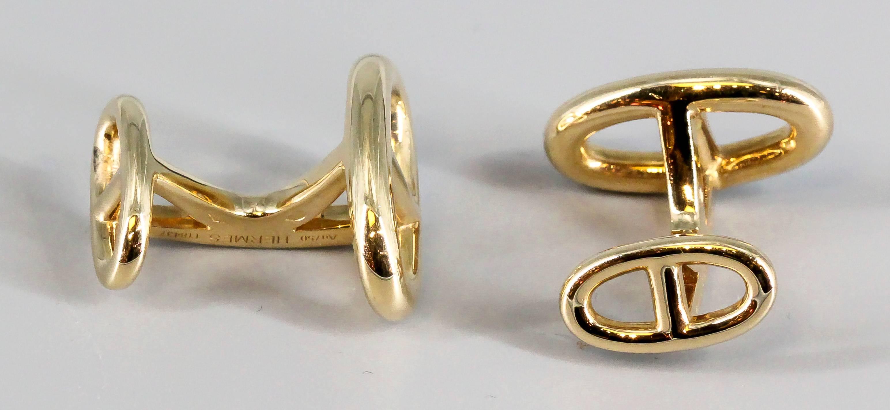 Handsome 18K yellow gold cufflinks from the 