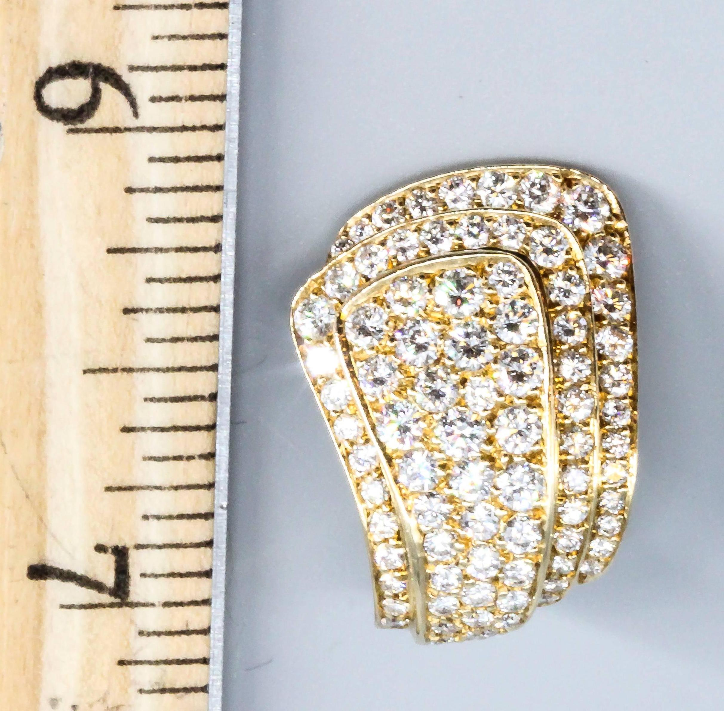 Van Cleef & Arpels Diamond Gold Earrings In Excellent Condition In New York, NY