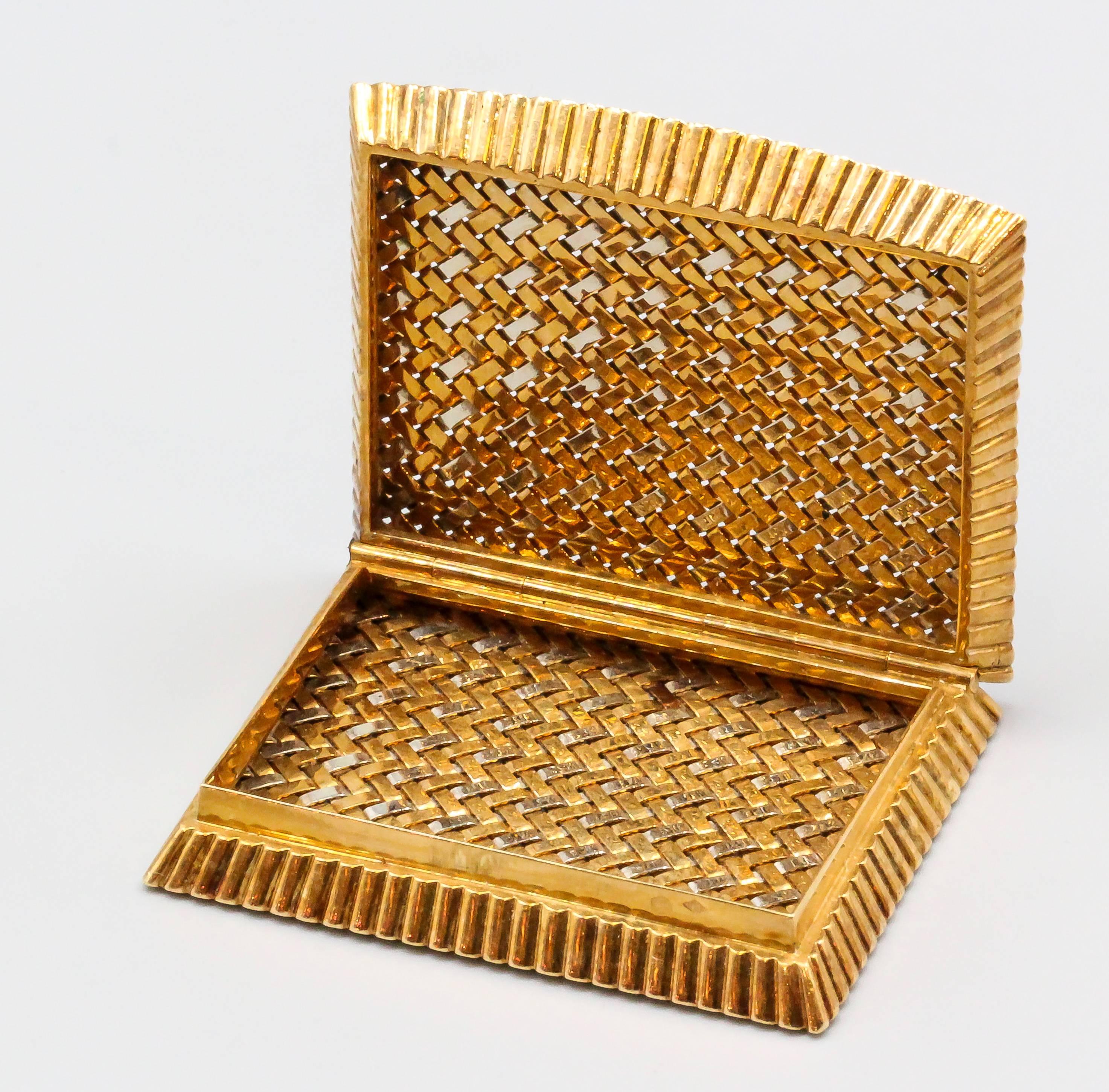 French Retro Three Color Gold Basket Weave Vanity Set 1