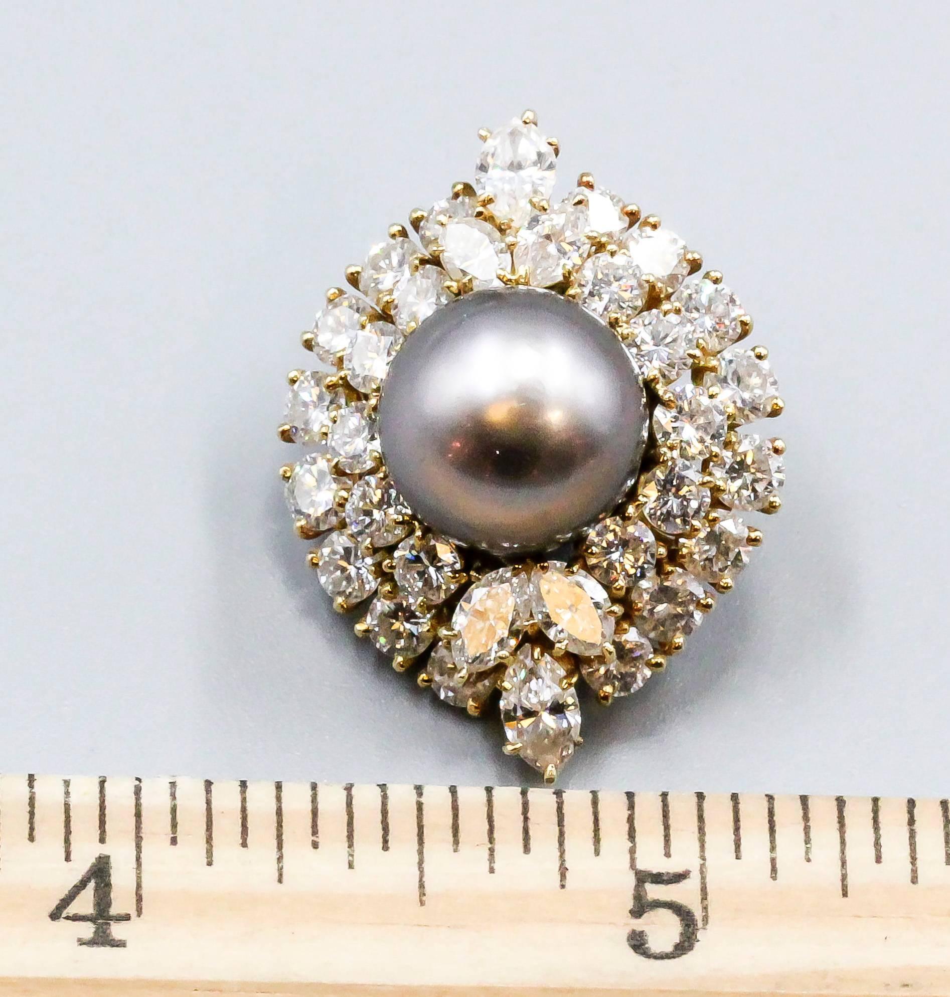 Women's Harry Winston Black Cultured Pearl Diamond Gold Earrings