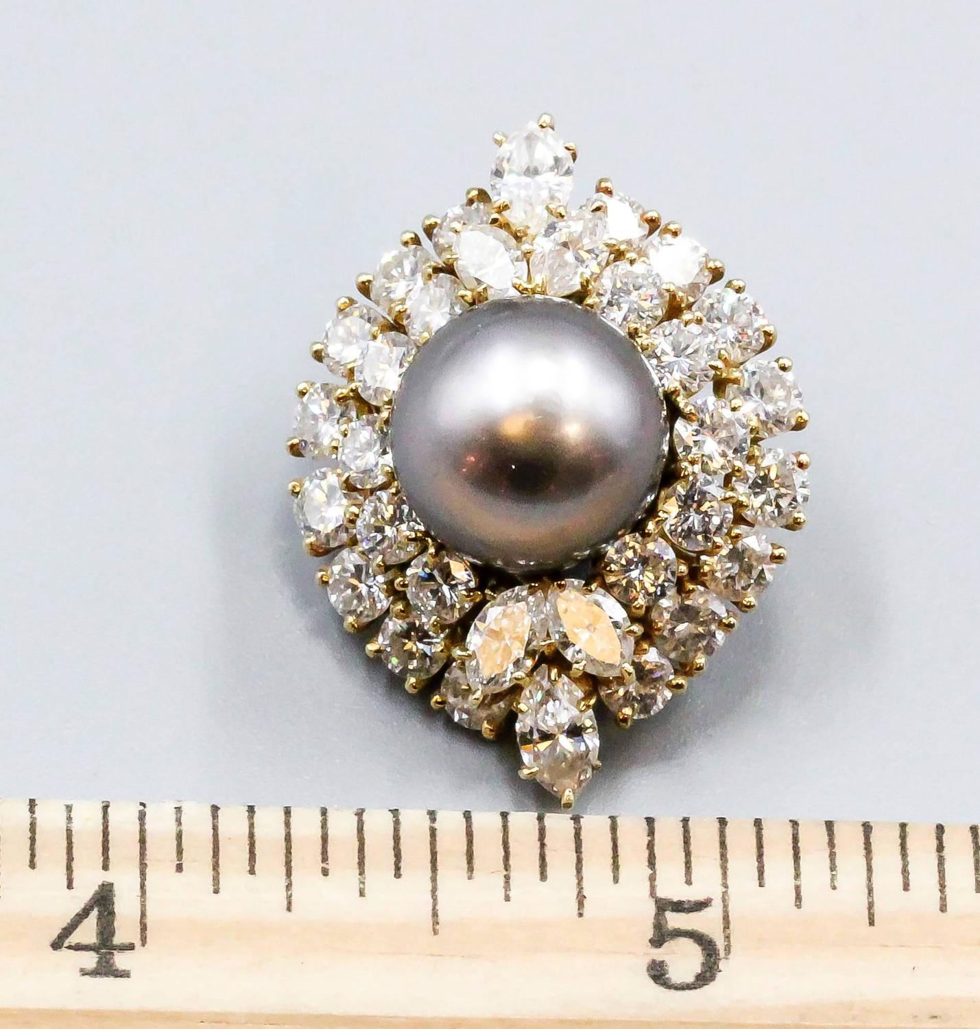 Harry Winston Black Cultured Pearl Diamond Gold Earrings For Sale at ...