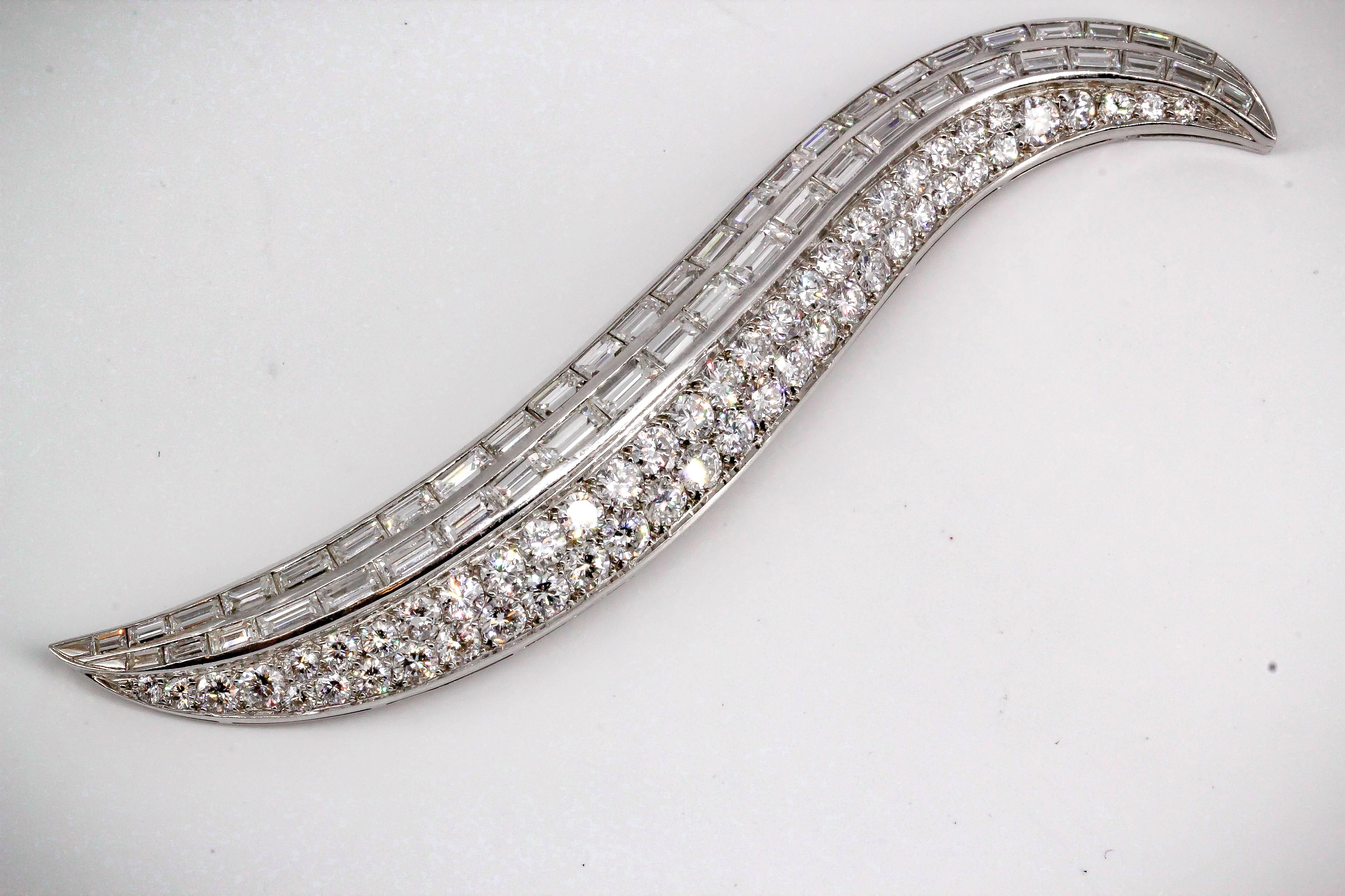 French Art Deco Set of Four Diamond and Platinum Brooches 4