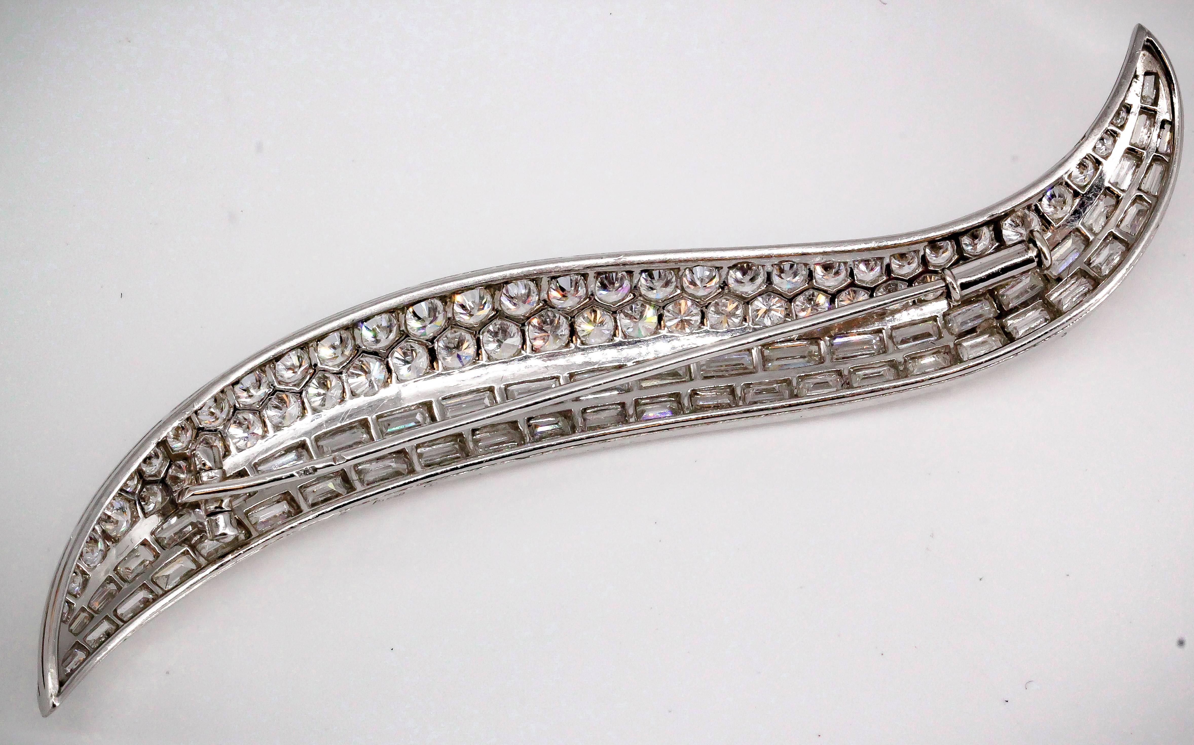 French Art Deco Set of Four Diamond and Platinum Brooches 5