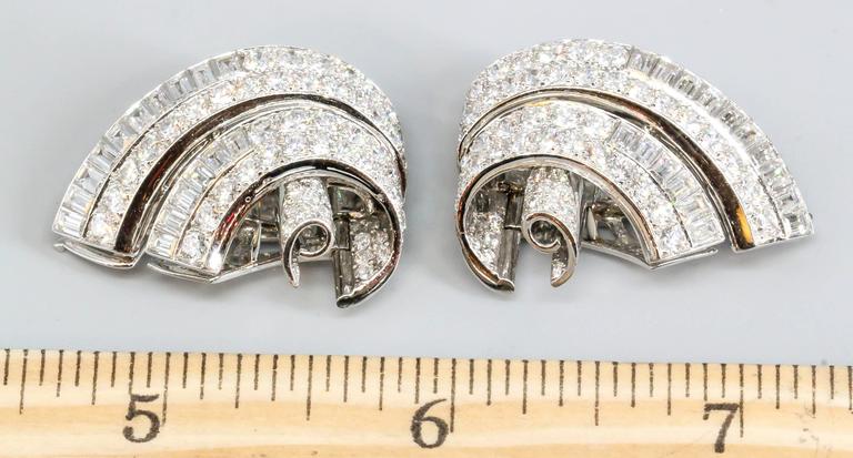 Tiffany & Co. Art Deco, Diamond Platinum Double Clip Brooch 1