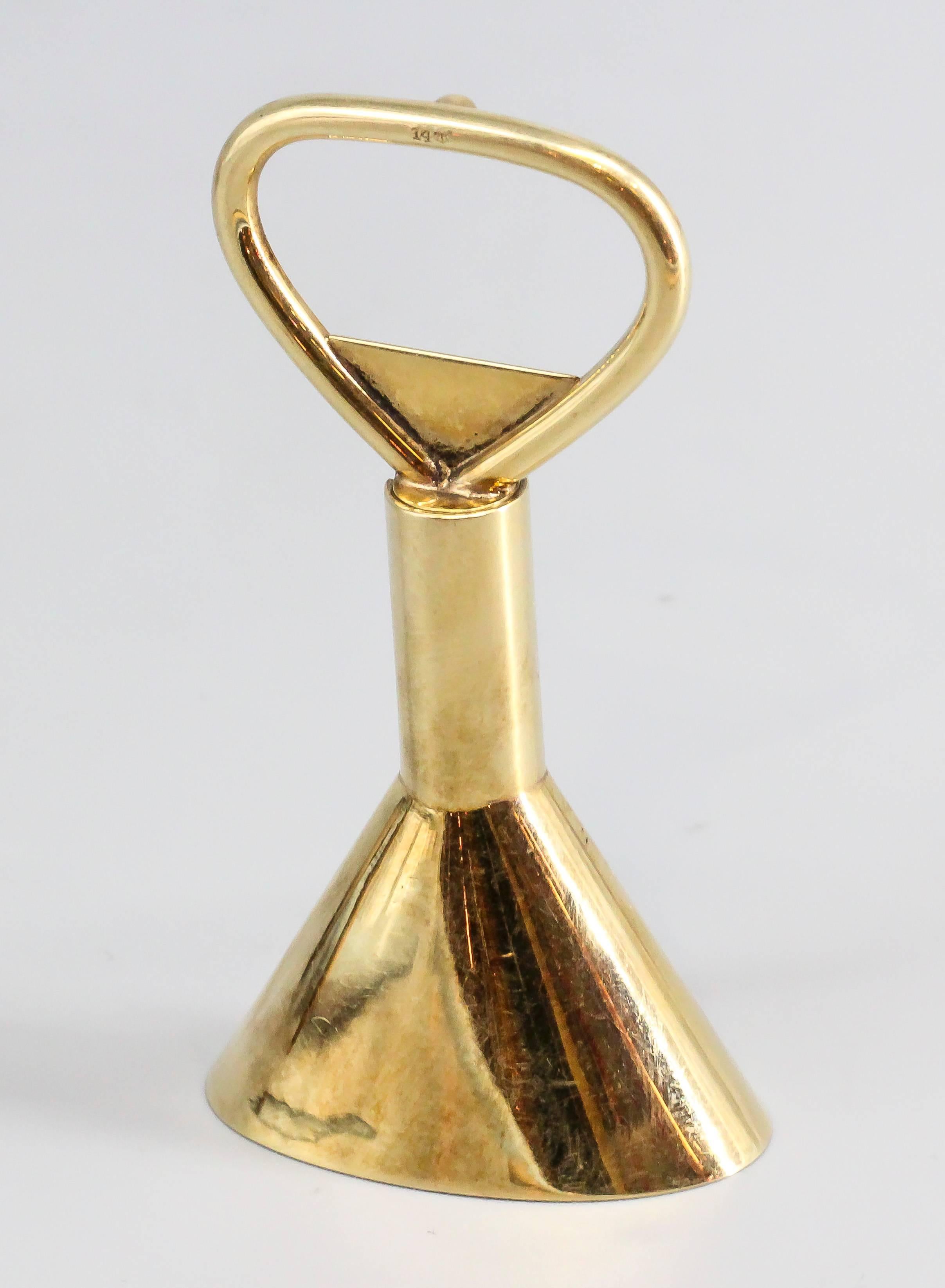 Interesting and unusual Retro Era 14k yellow gold and steel corkscrew and funnel combination. A wonderful gift idea for the wine enthusiast on the go. Funnel bears initial that can be polished by any local jeweler. 

Hallmarks: 14k