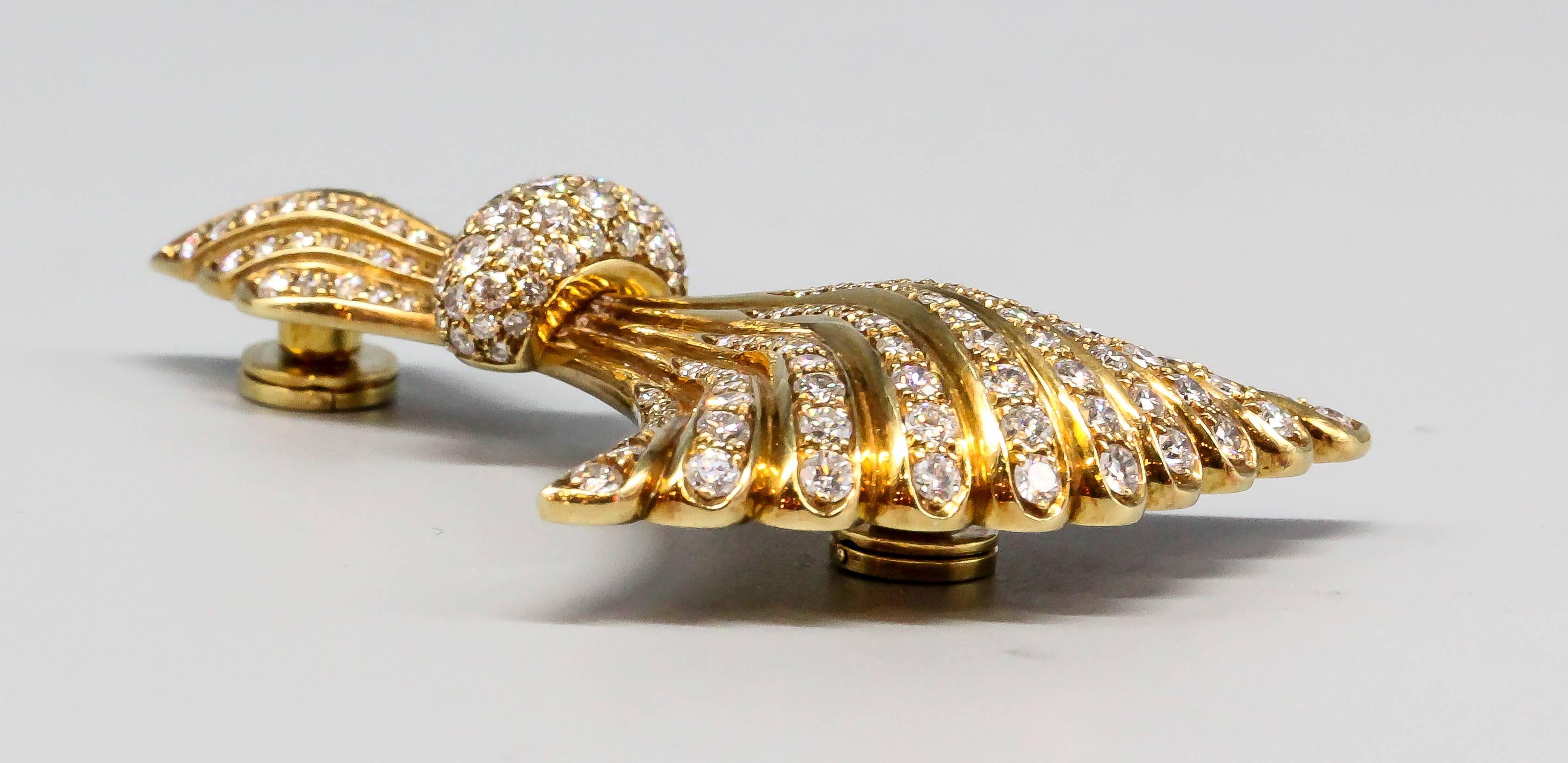 Mid-Century Diamond and Gold Brooch For Sale 1