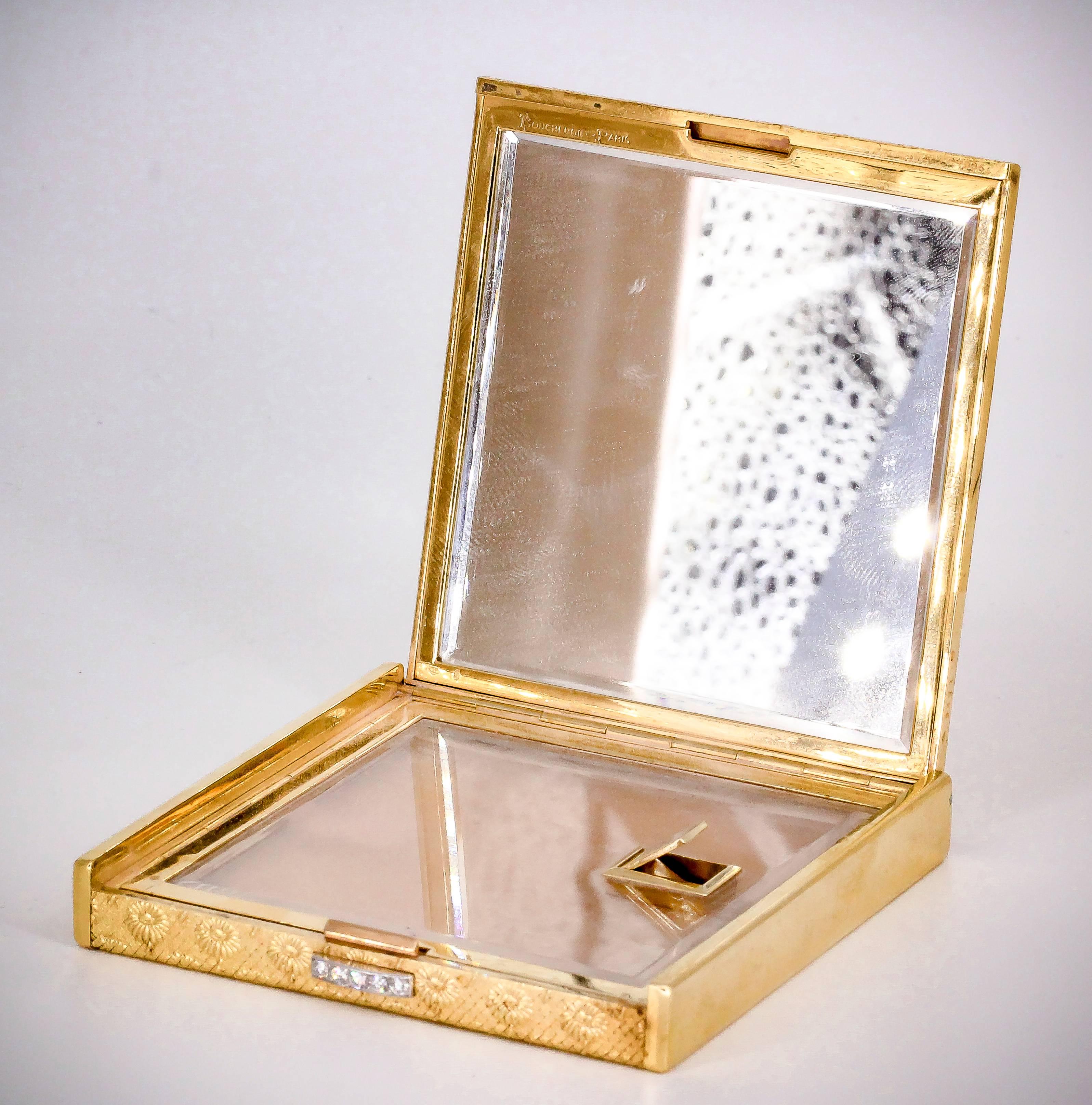 Boucheron Paris Marguerite Diamond and Gold Compact Case In Excellent Condition For Sale In New York, NY