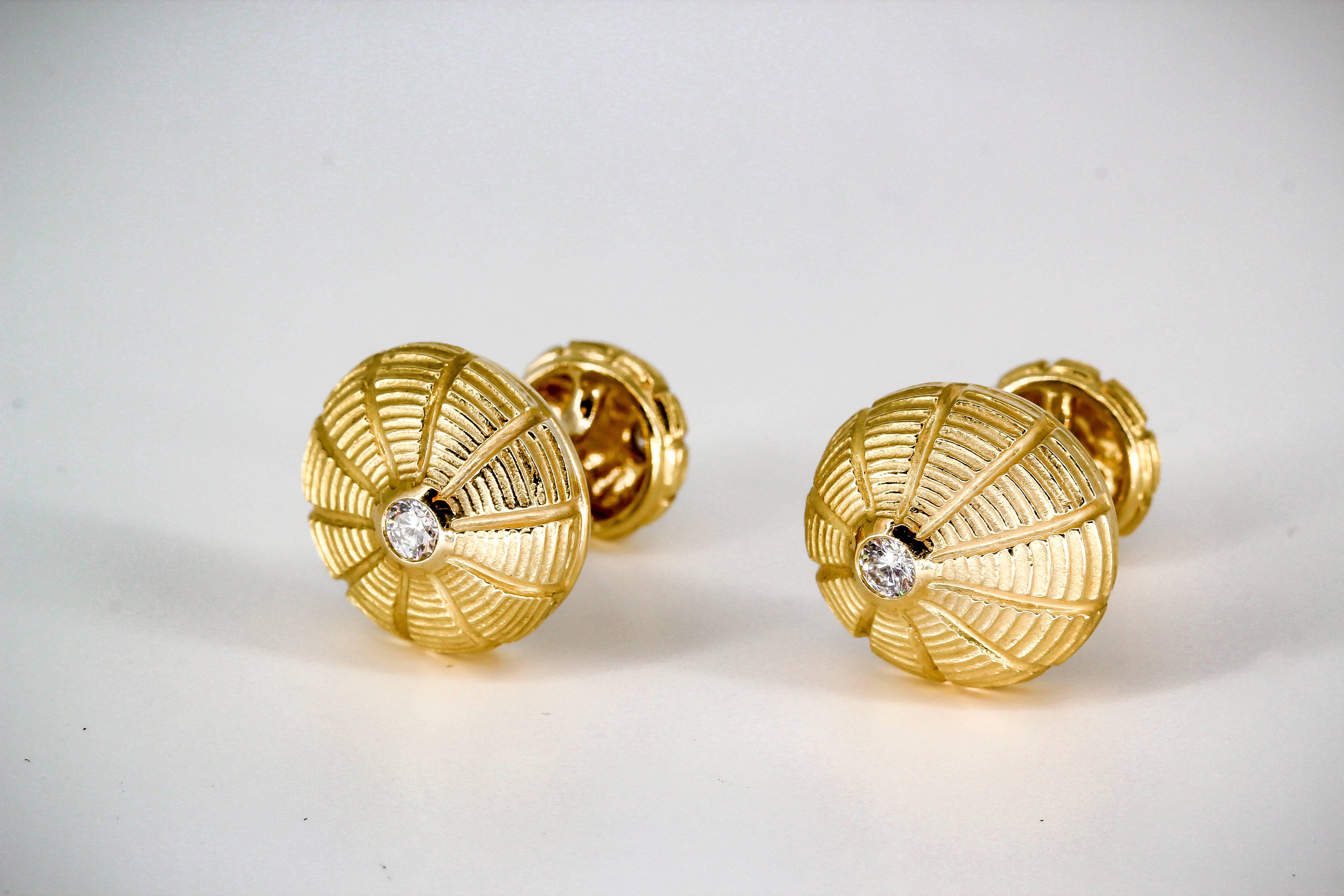 Tiffany & Co. Schlumberger Taj Mahal Diamond and Gold Cufflinks In Excellent Condition In New York, NY