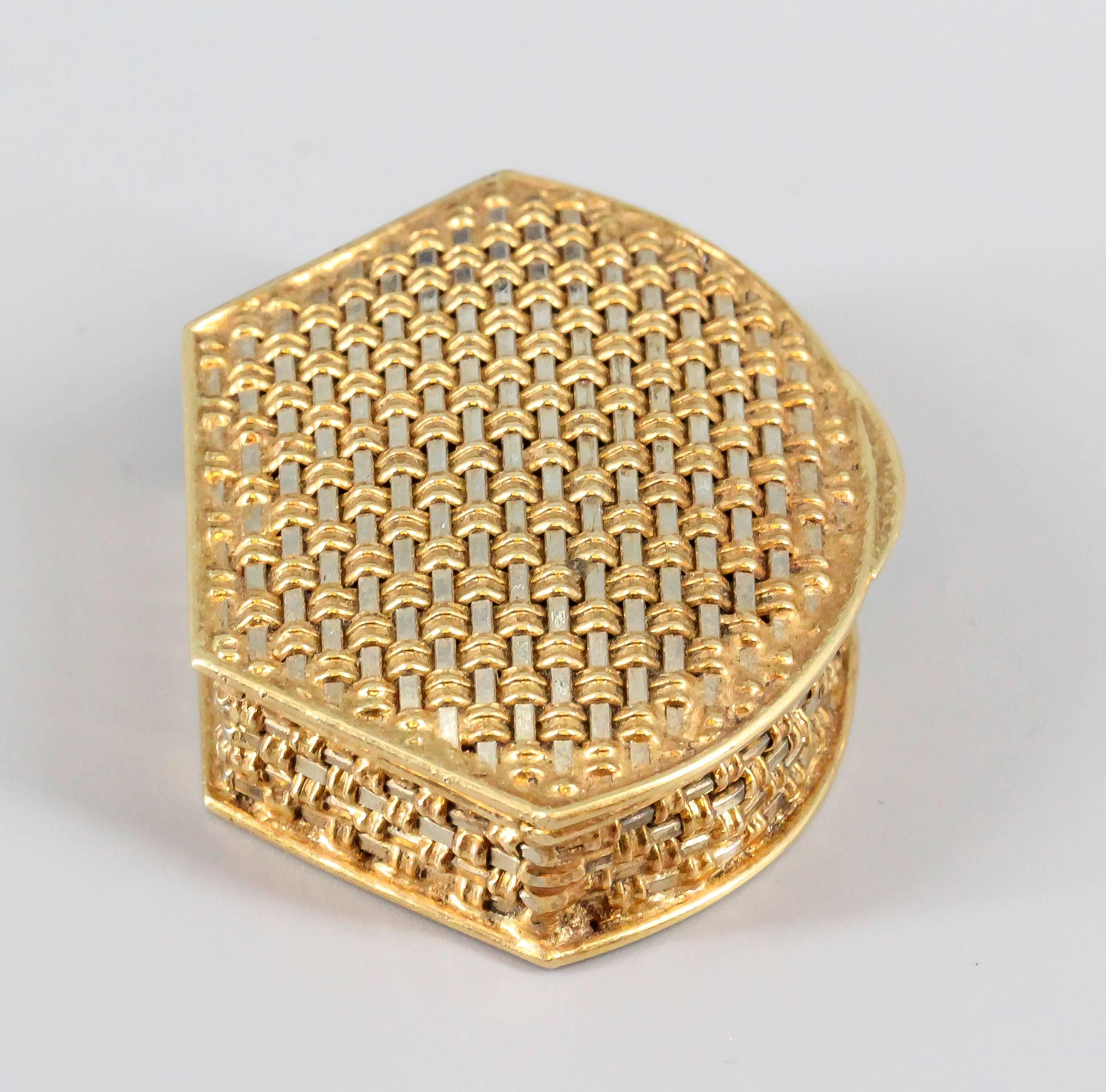 Italian Basket Weave Two Color Gold Pill Box In Good Condition In New York, NY