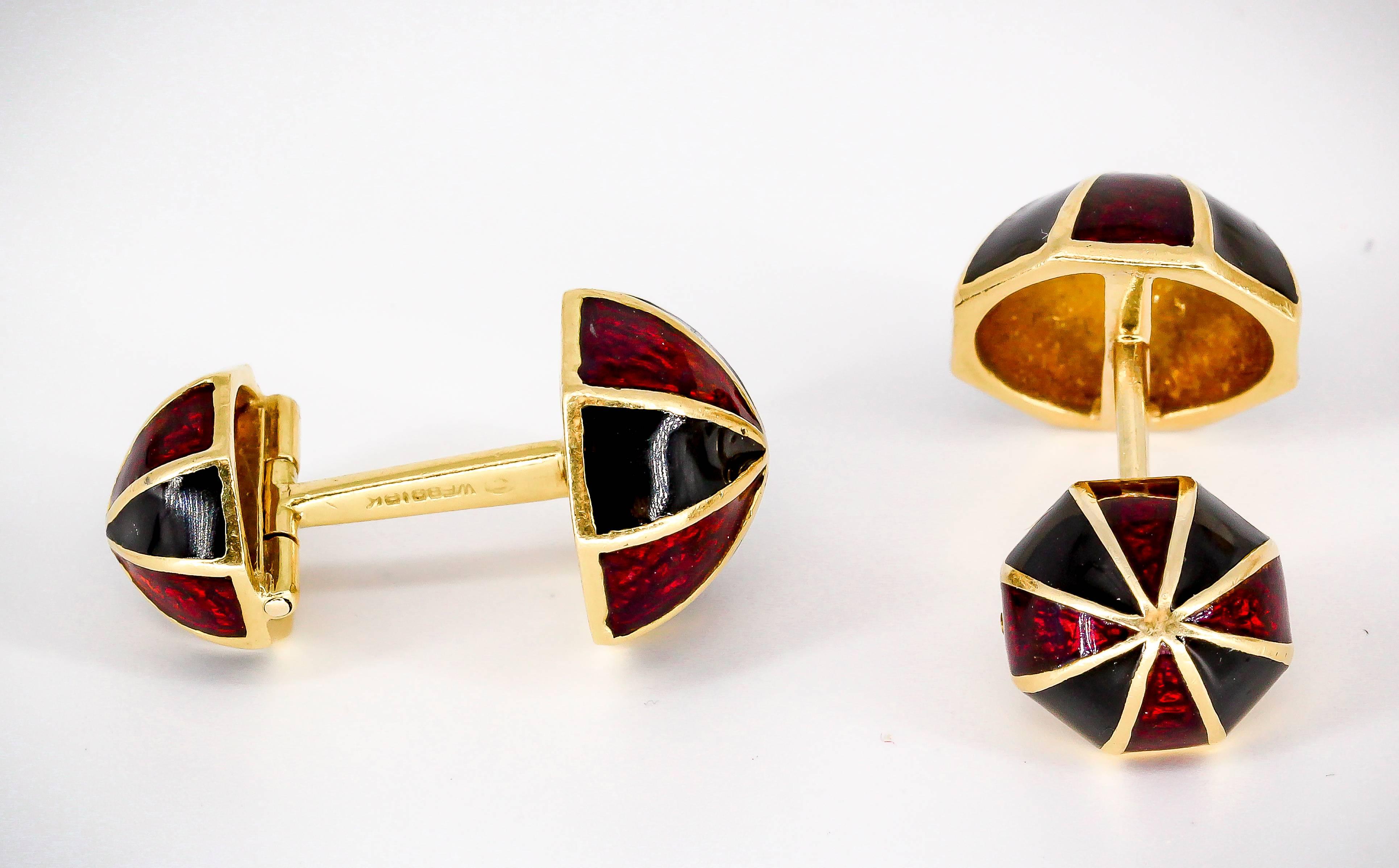 Handsome enamel and 18K yellow gold cufflinks by David Webb circa 1970s. They feature an alternating pattern of red and black enamel.  Very handsome and easy to put on.

Hallmarks: Webb, 18k.