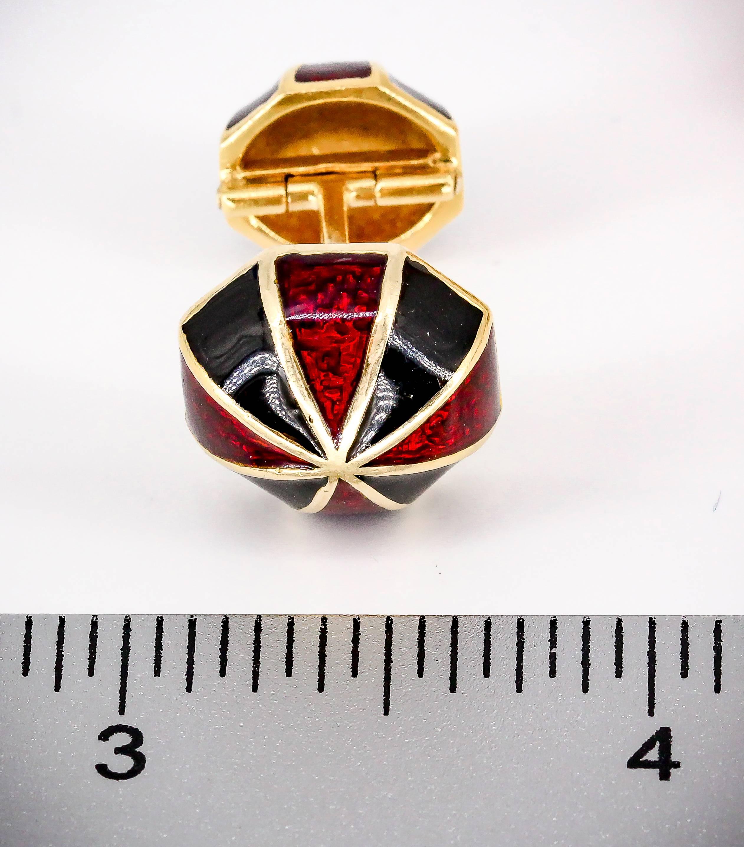 David Webb Enamel and Gold Cufflinks In Excellent Condition In New York, NY