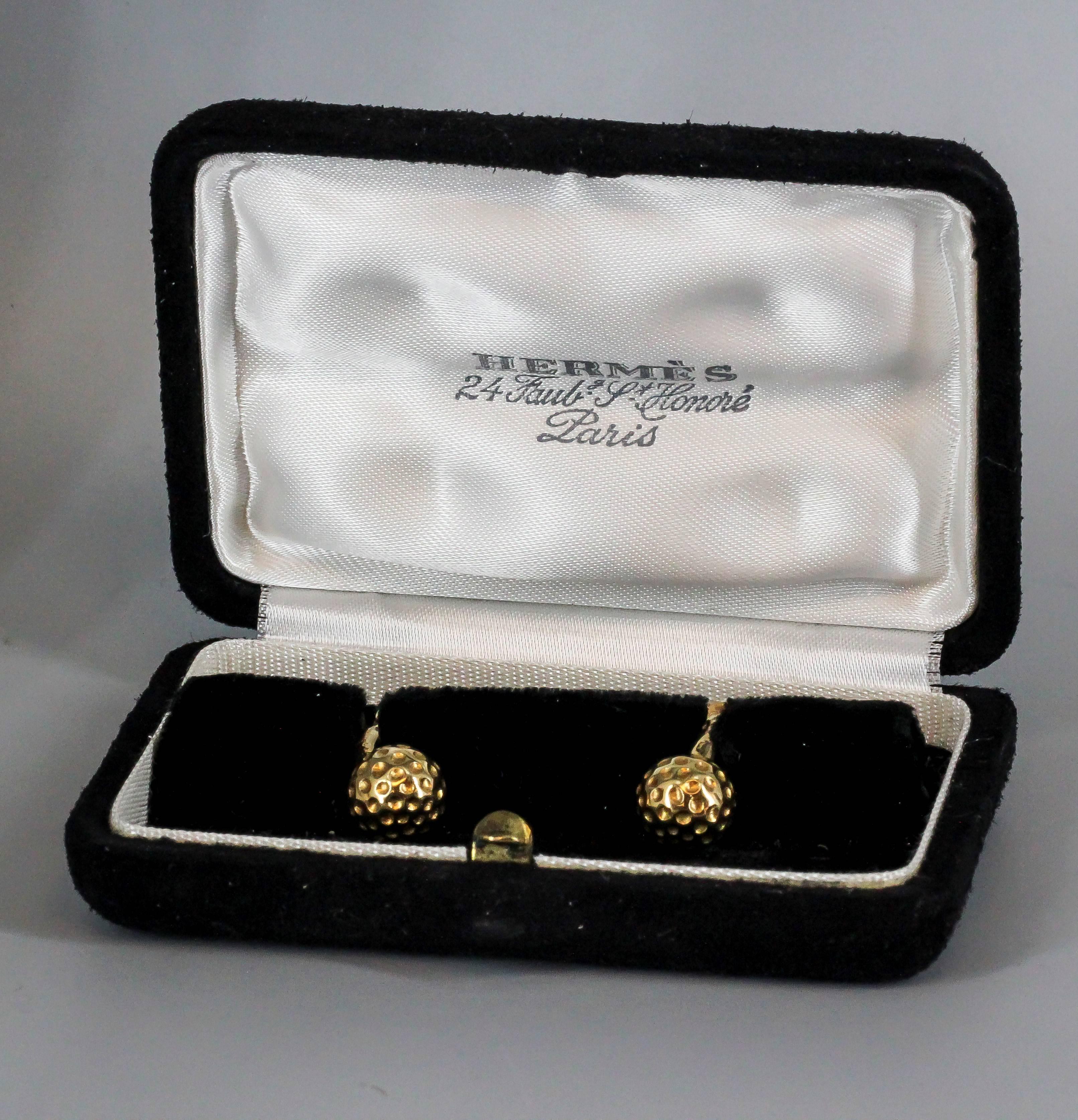 Hermes Gold Golf Ball Dumbbell Cufflinks In Excellent Condition In New York, NY