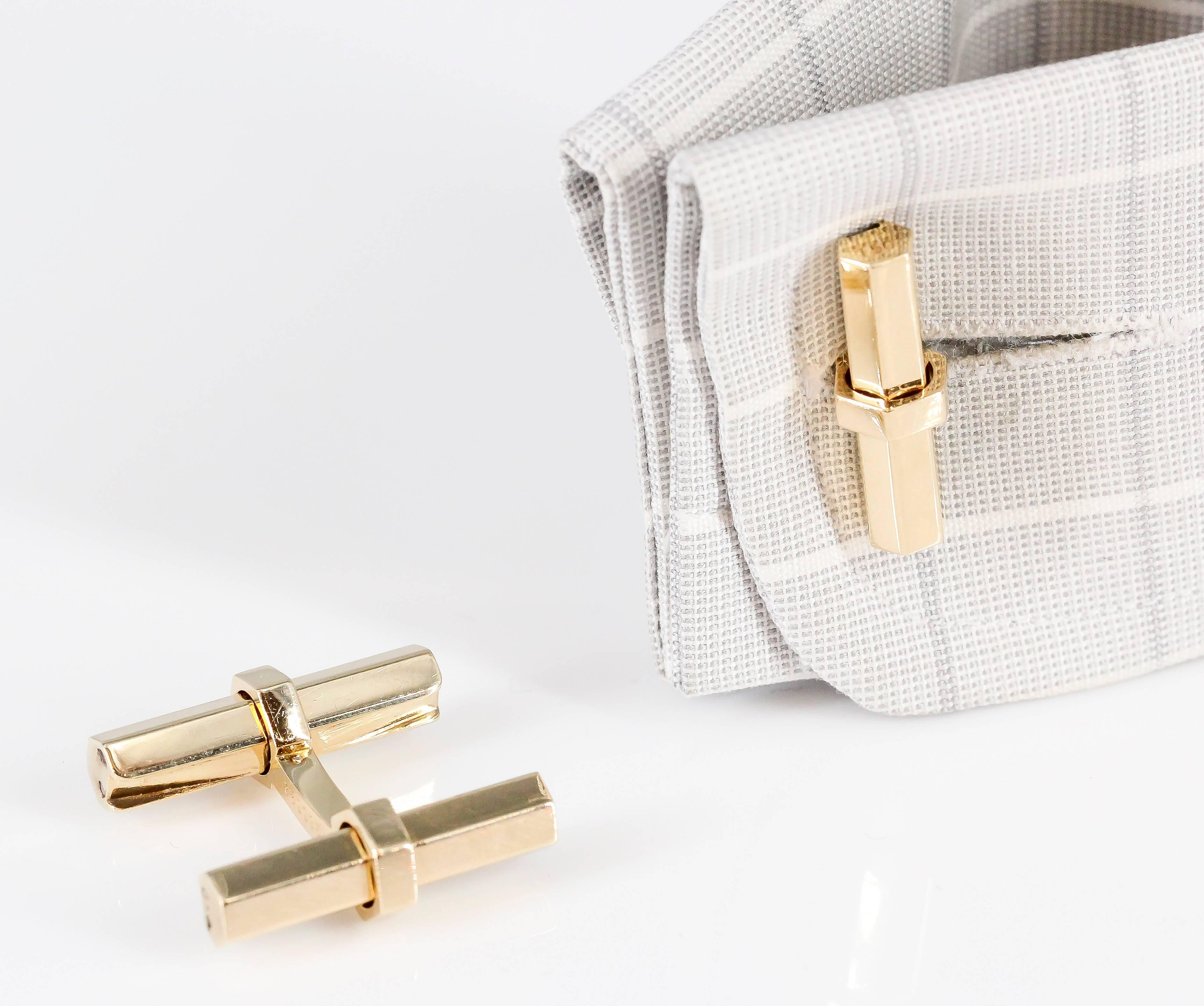 Cartier Gold Hex Bar Cufflinks In Excellent Condition In New York, NY