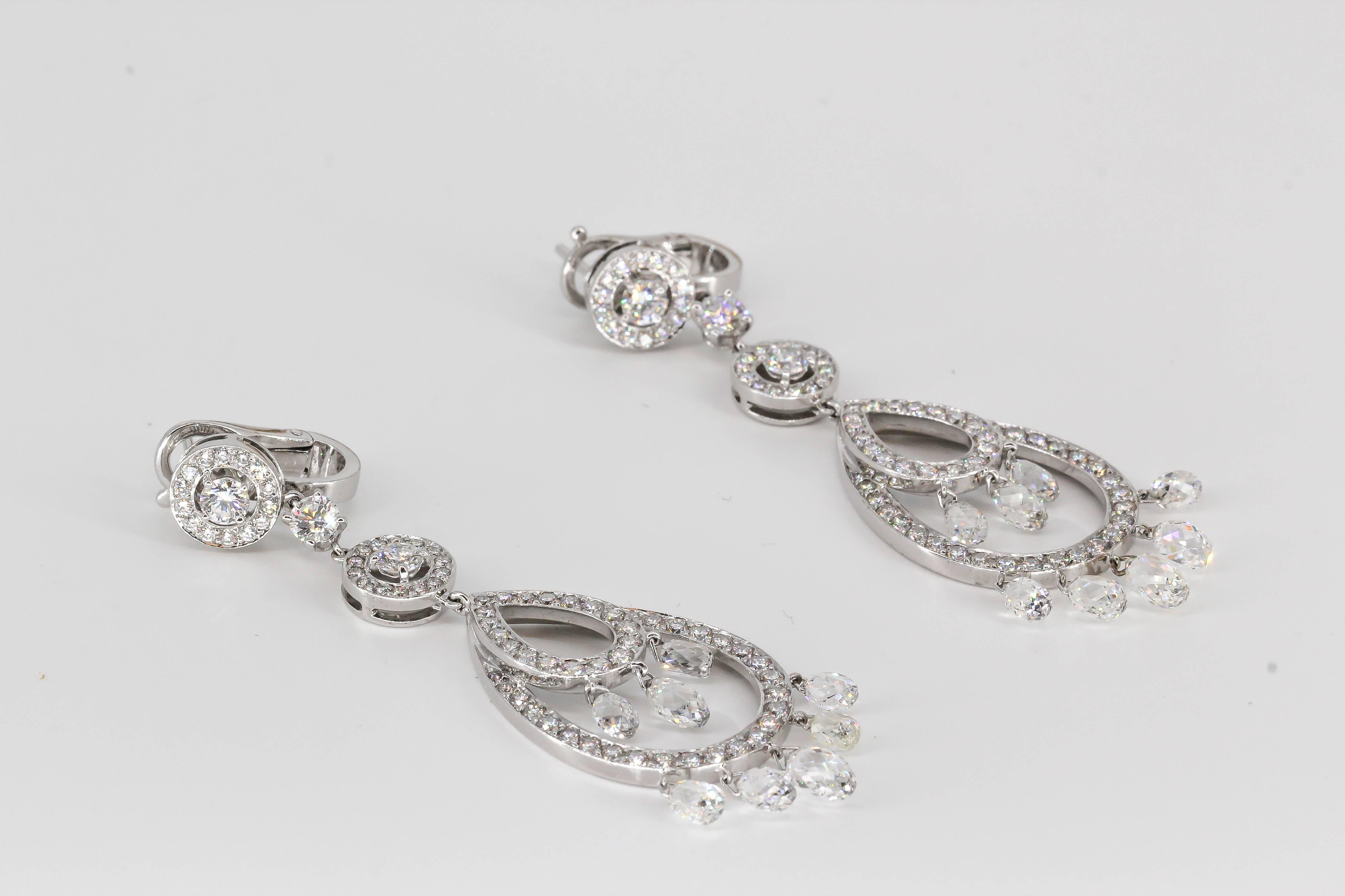 Elegant diamond and 18K white gold pendant earrings from the 