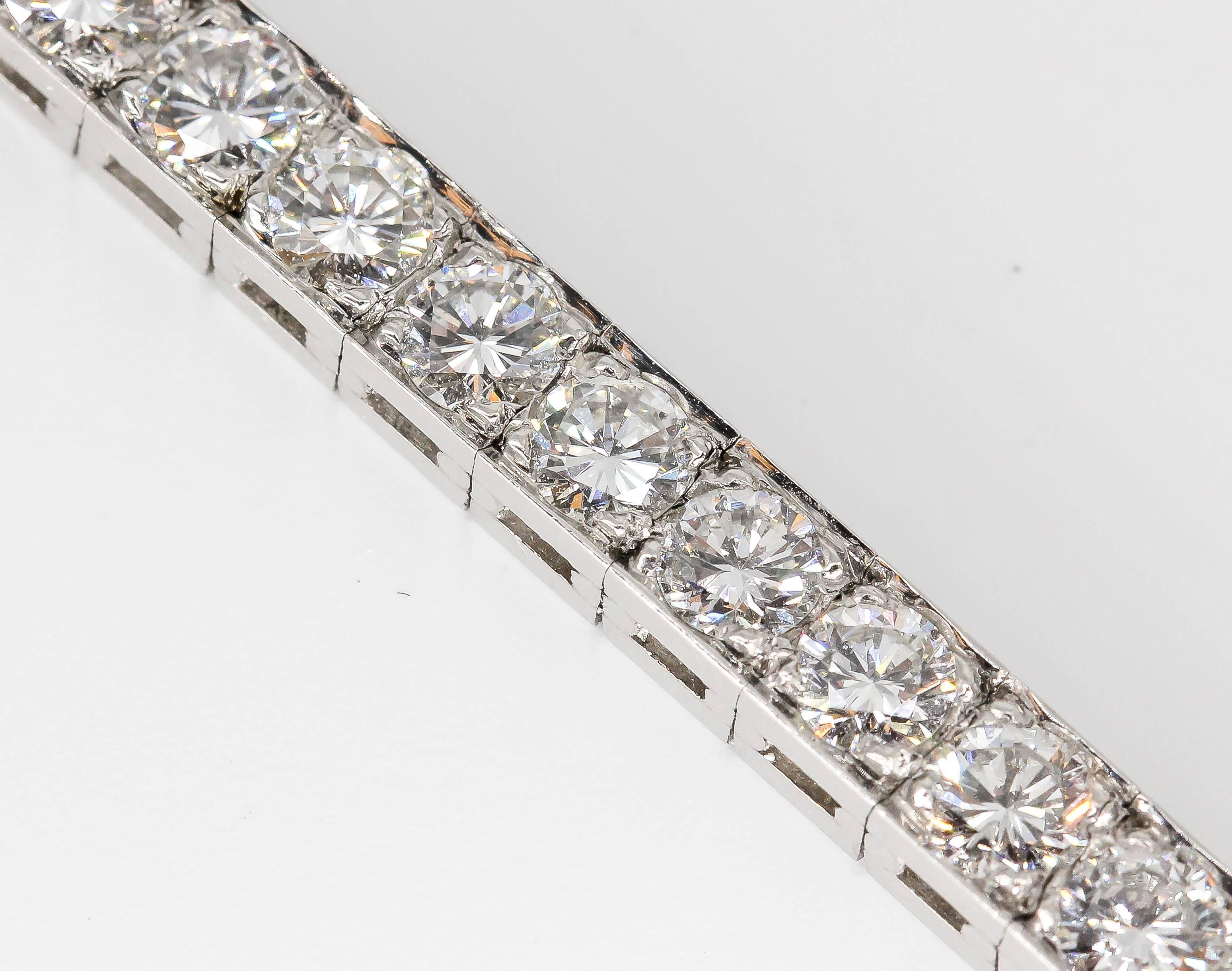 J.E. Caldwell Art Deco Diamond and Platinum Line Bracelet In Excellent Condition In New York, NY