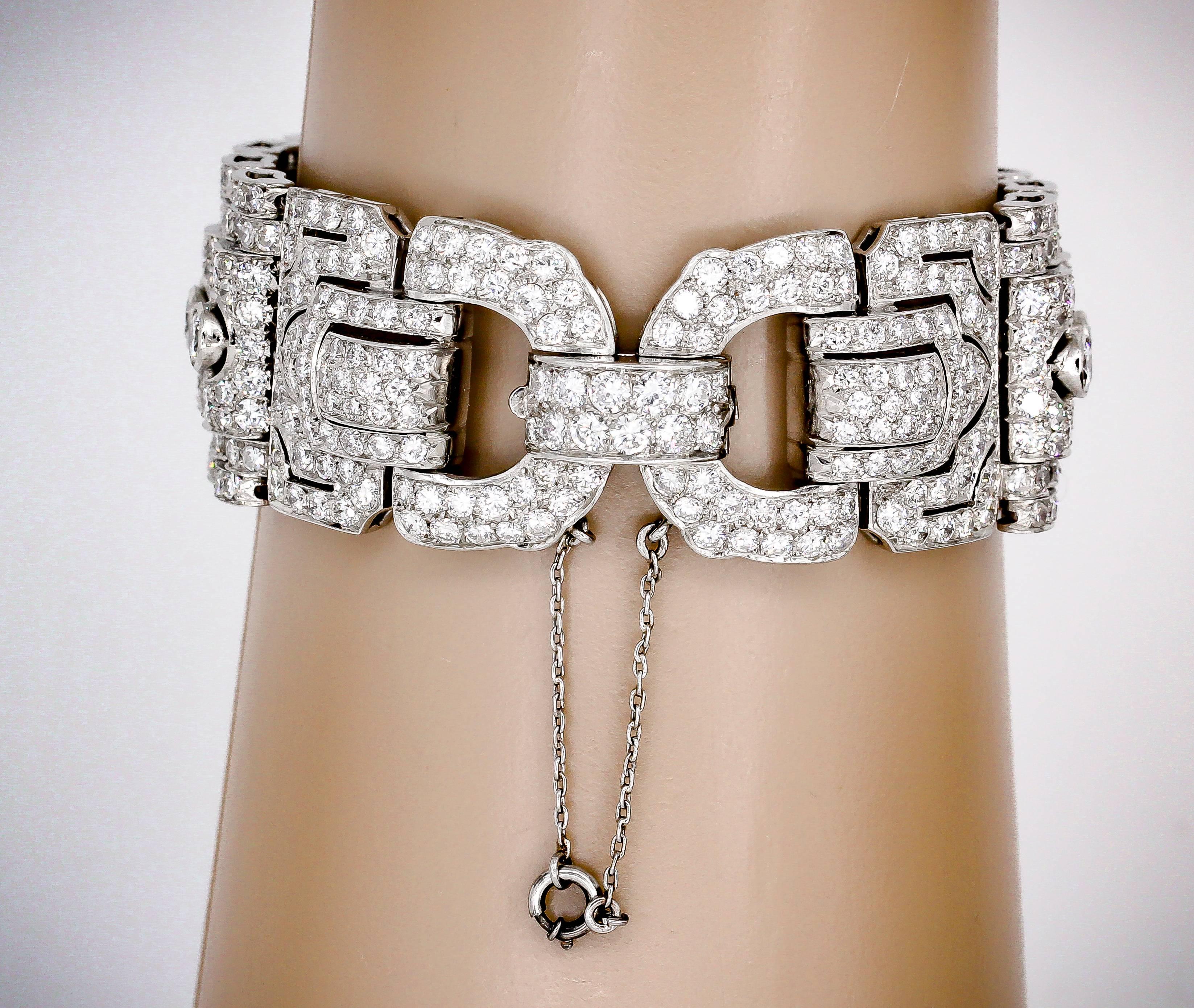 Art Deco Diamond and Platinum Buckle Bracelet In Excellent Condition In New York, NY