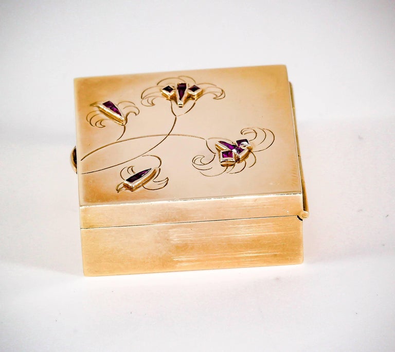 Van Cleef and Arpels Ruby and Rose Gold Pill Box at 1stDibs van cleef box