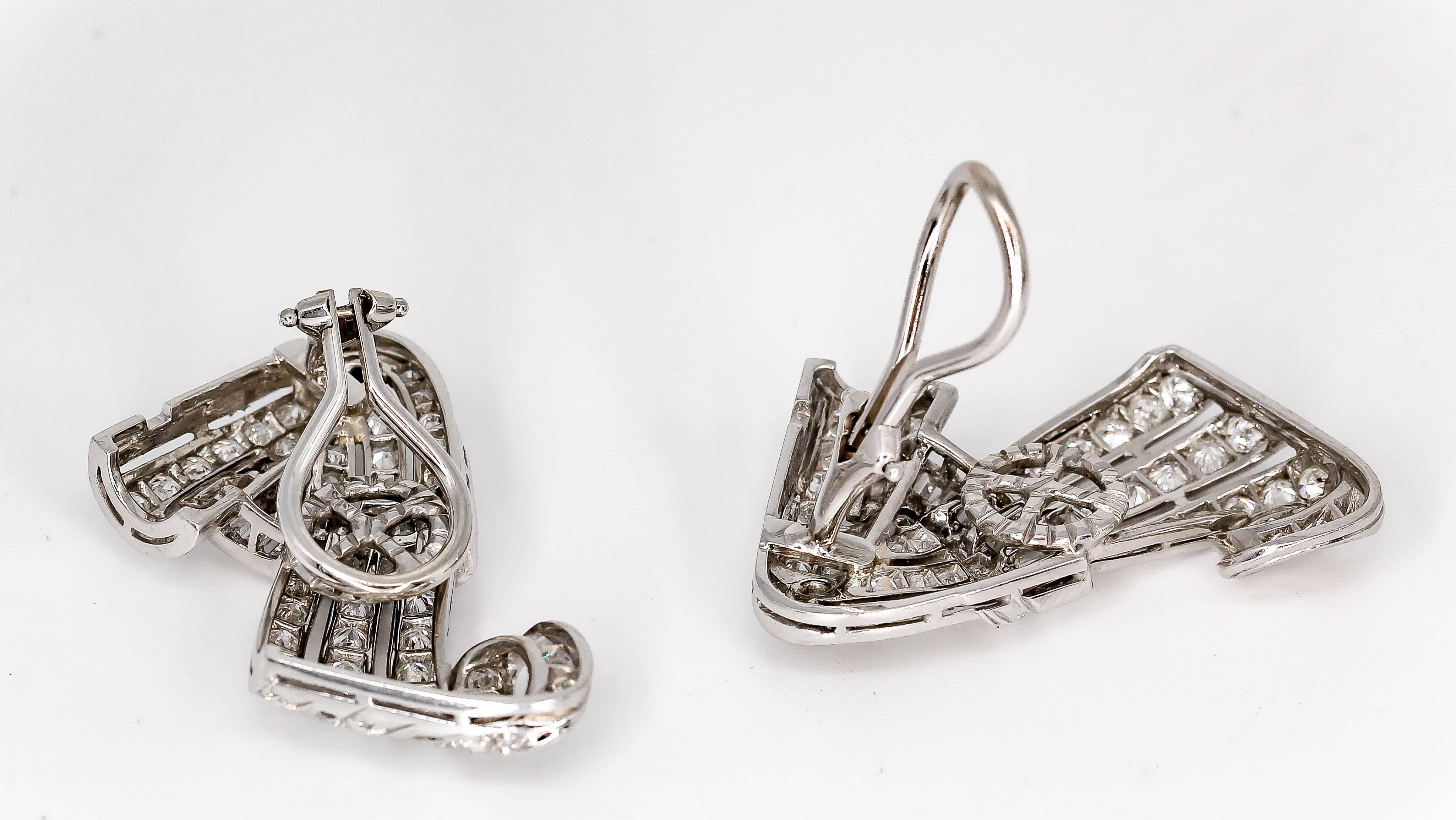 Retro Diamond and Platinum Earring Clips In Excellent Condition For Sale In New York, NY