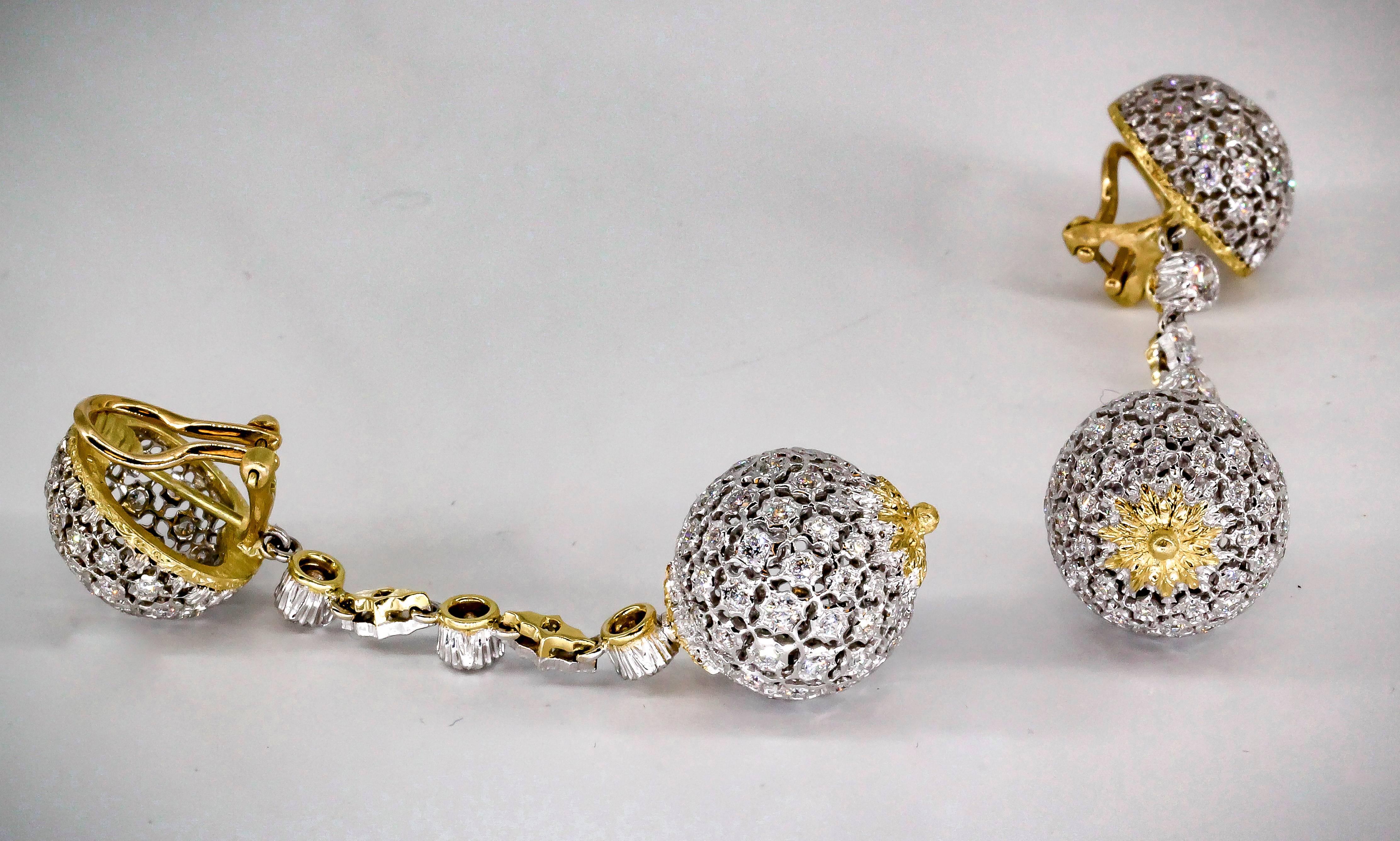 Mario Buccellati Diamond Two-Tone 18 Karat Gold Dangle Earrings In Excellent Condition In New York, NY