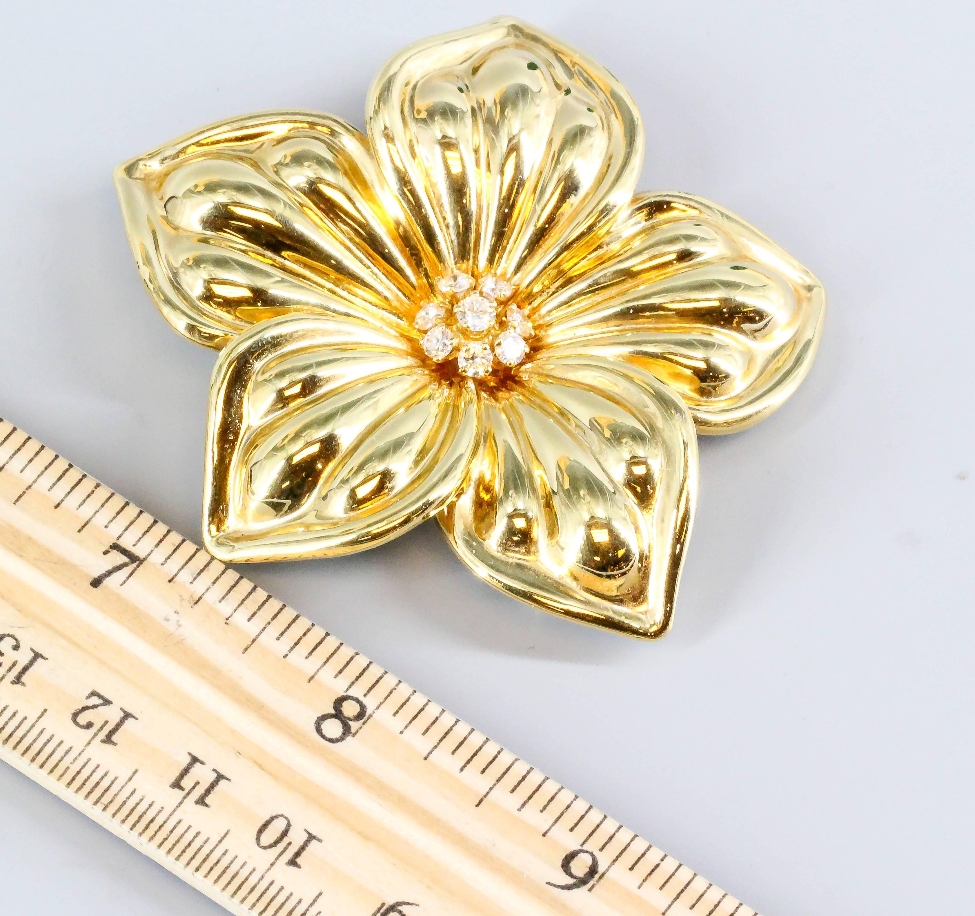 Women's or Men's Van Cleef & Arpels Diamond and Gold Flower Brooch