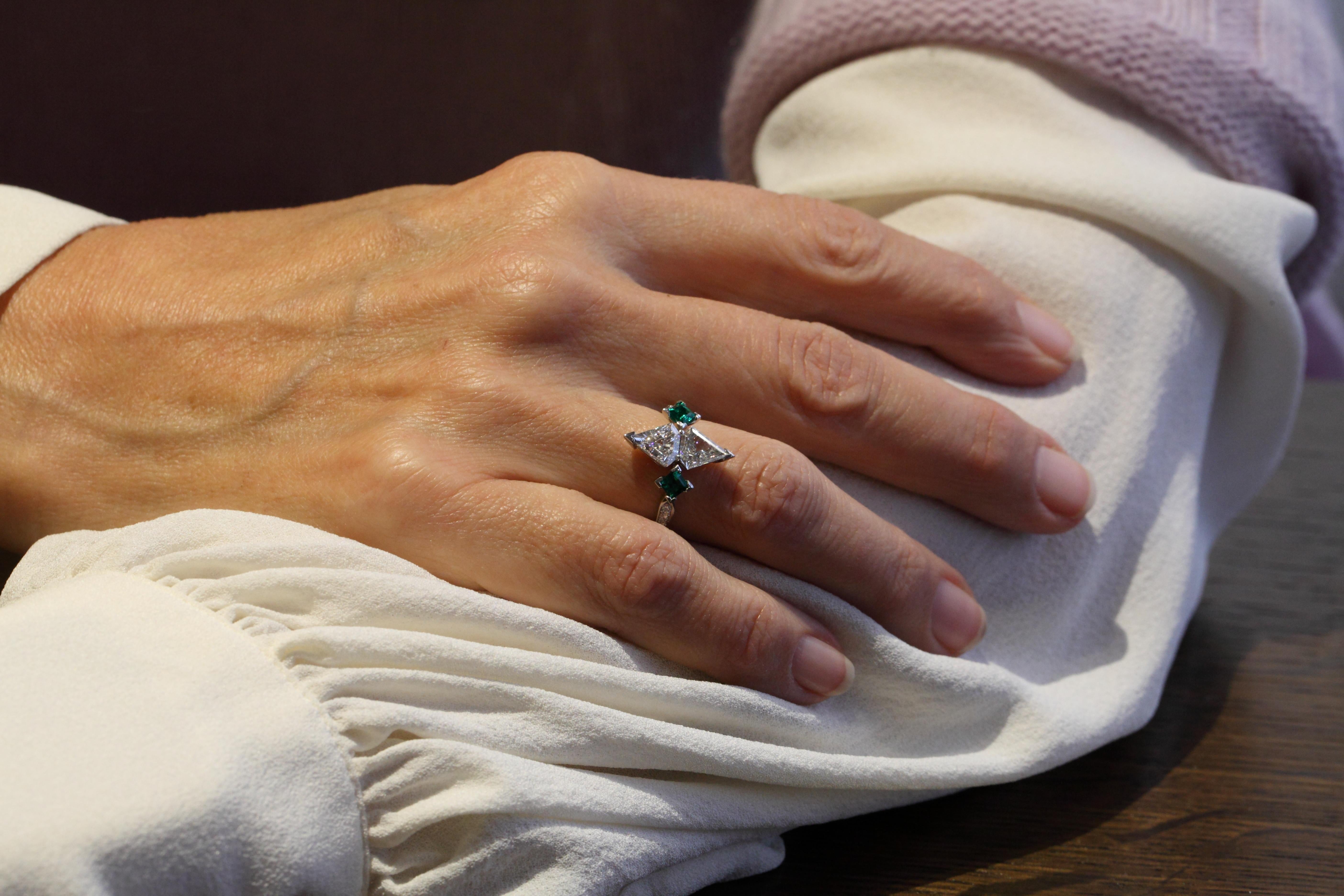 Robert Vogelsang 1.08 Carat Diamond Emerald Platinum Engagement Ring For Sale 1