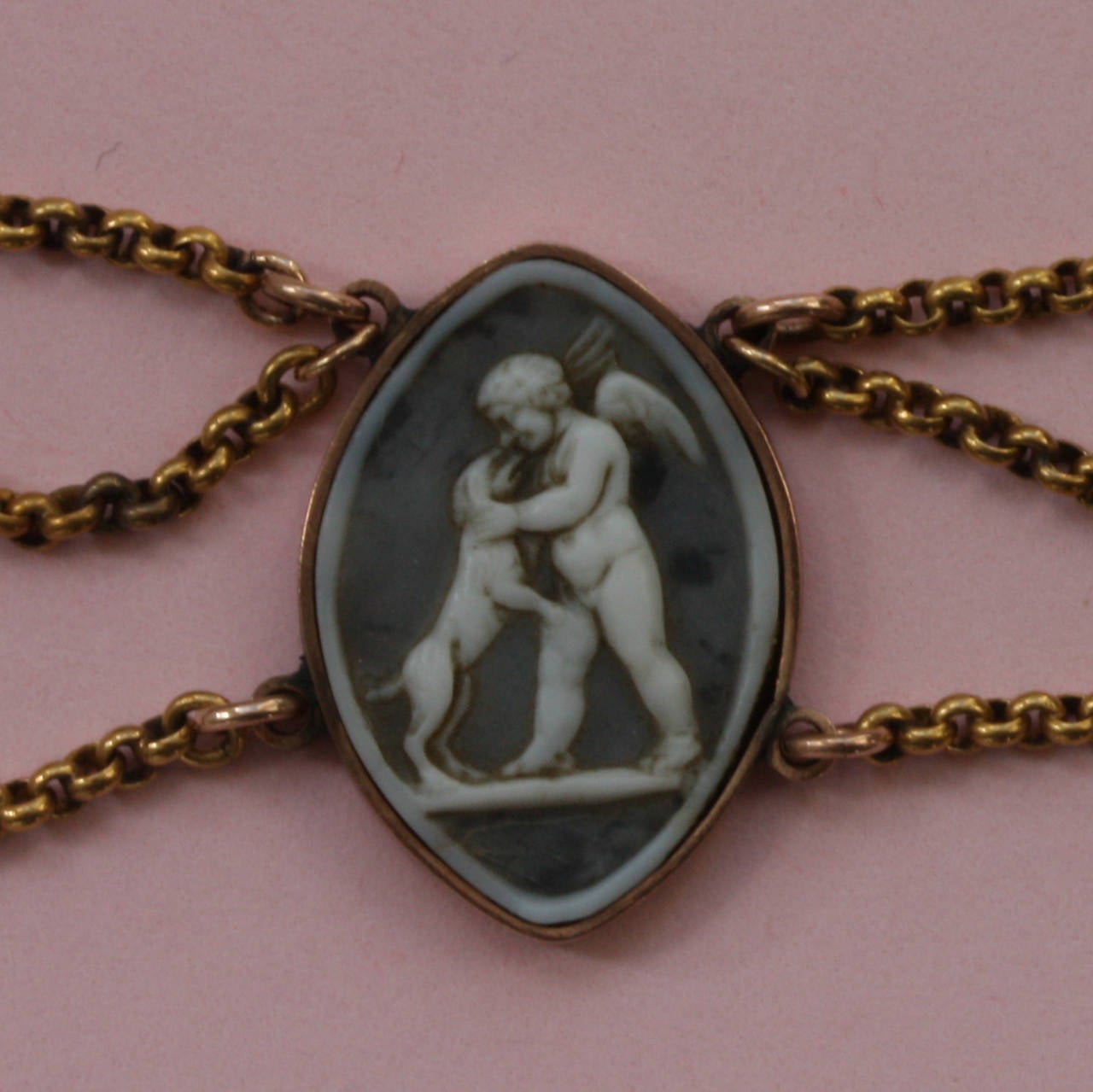Women's Delicate Shell Cameo Gold Necklace