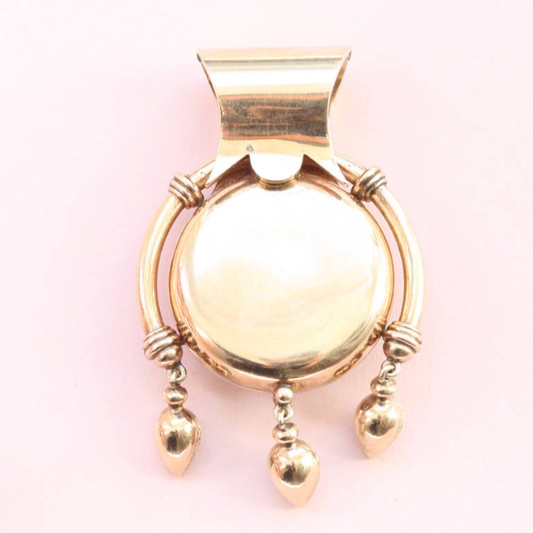 Victorian Hardstone Gold Bulla Locket In Excellent Condition In Amsterdam, NL