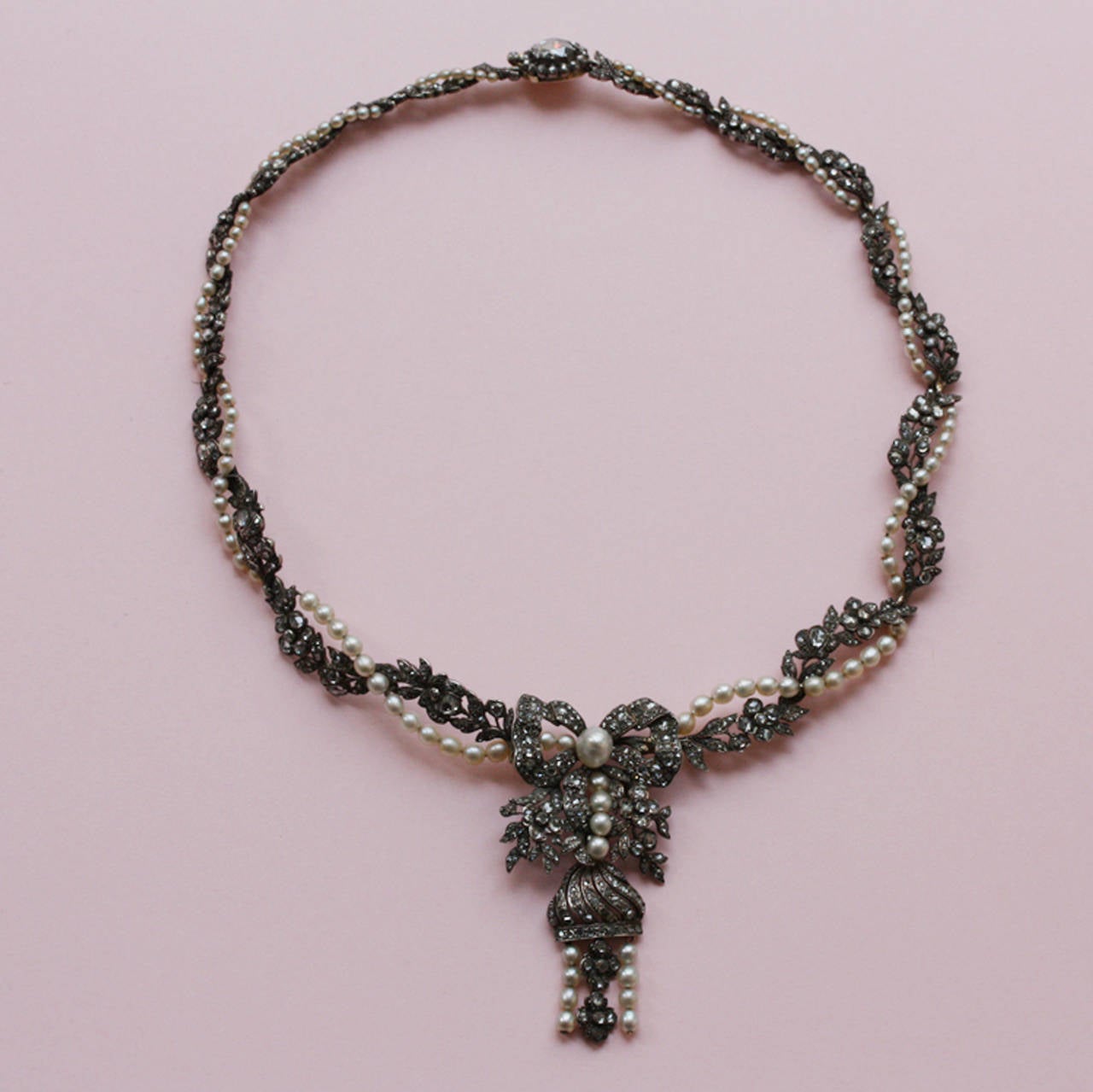 Pearl Rose Cut Diamond Flower Garland Necklace In Excellent Condition In Amsterdam, NL