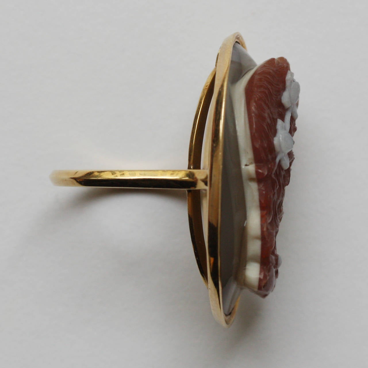 Georgian Agate Cameo Gold Ring of Flora