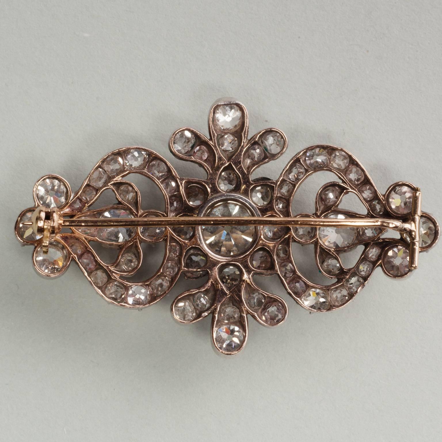 1850s English Victorian Diamond Floral Brooch In Excellent Condition In Amsterdam, NL
