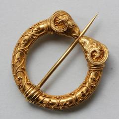 Antike viktorianische Etruscan Revival Gold Widder Fibula Brosche