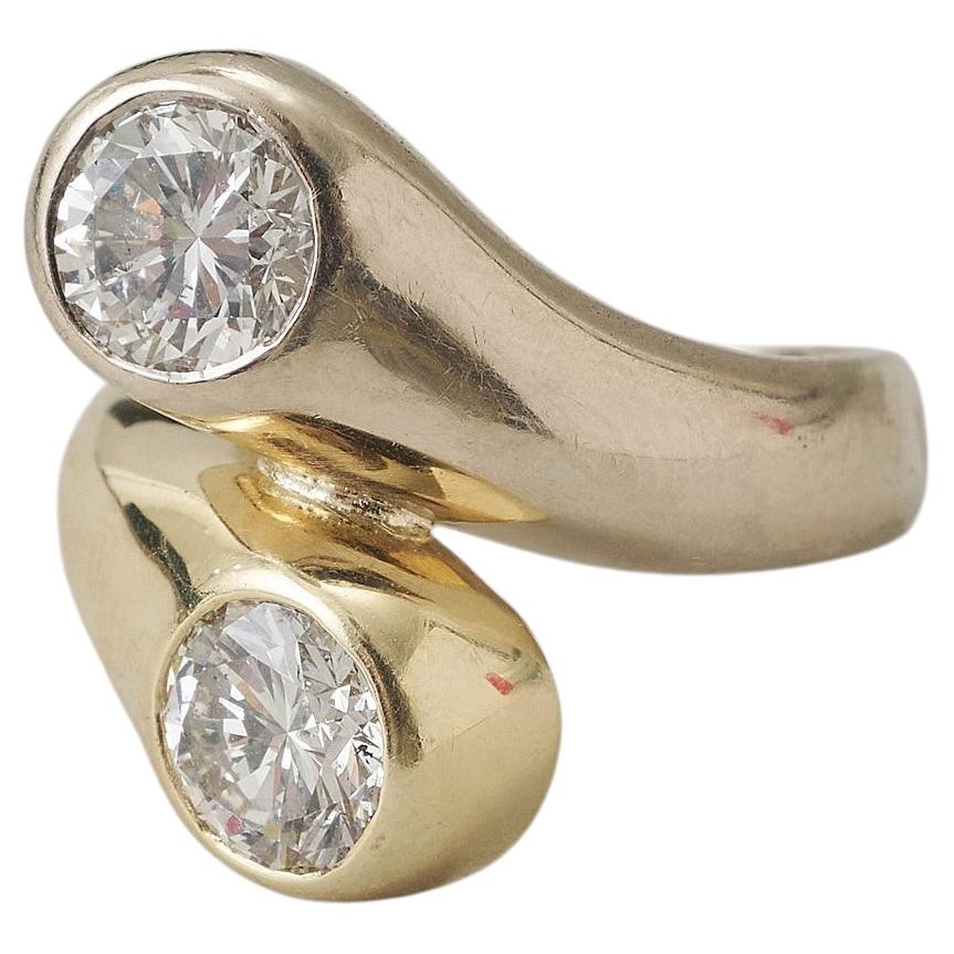 What is a toi et moi ring?