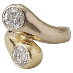 An 18k Bi-Color Toi et Moi Ring with Diamonds