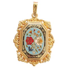 An 18K Gold and Enamel Floral Locket