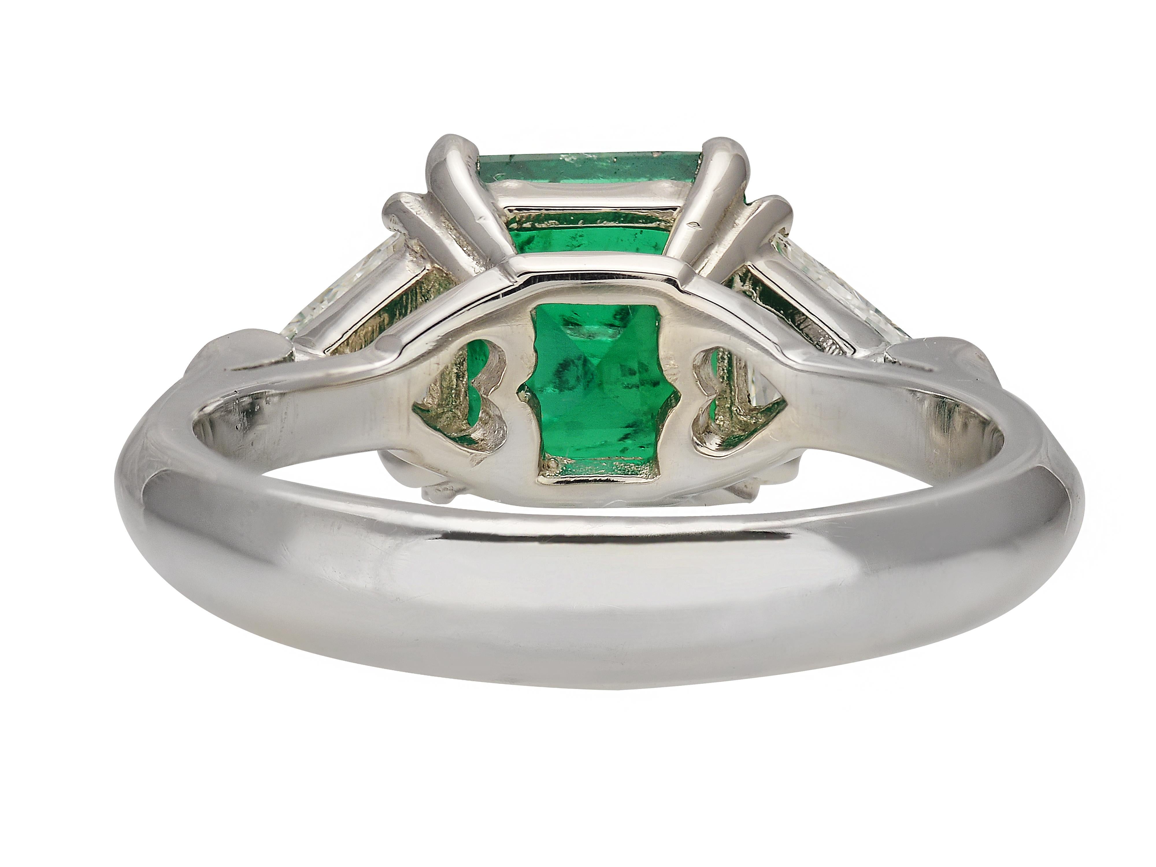 emerald ring ro